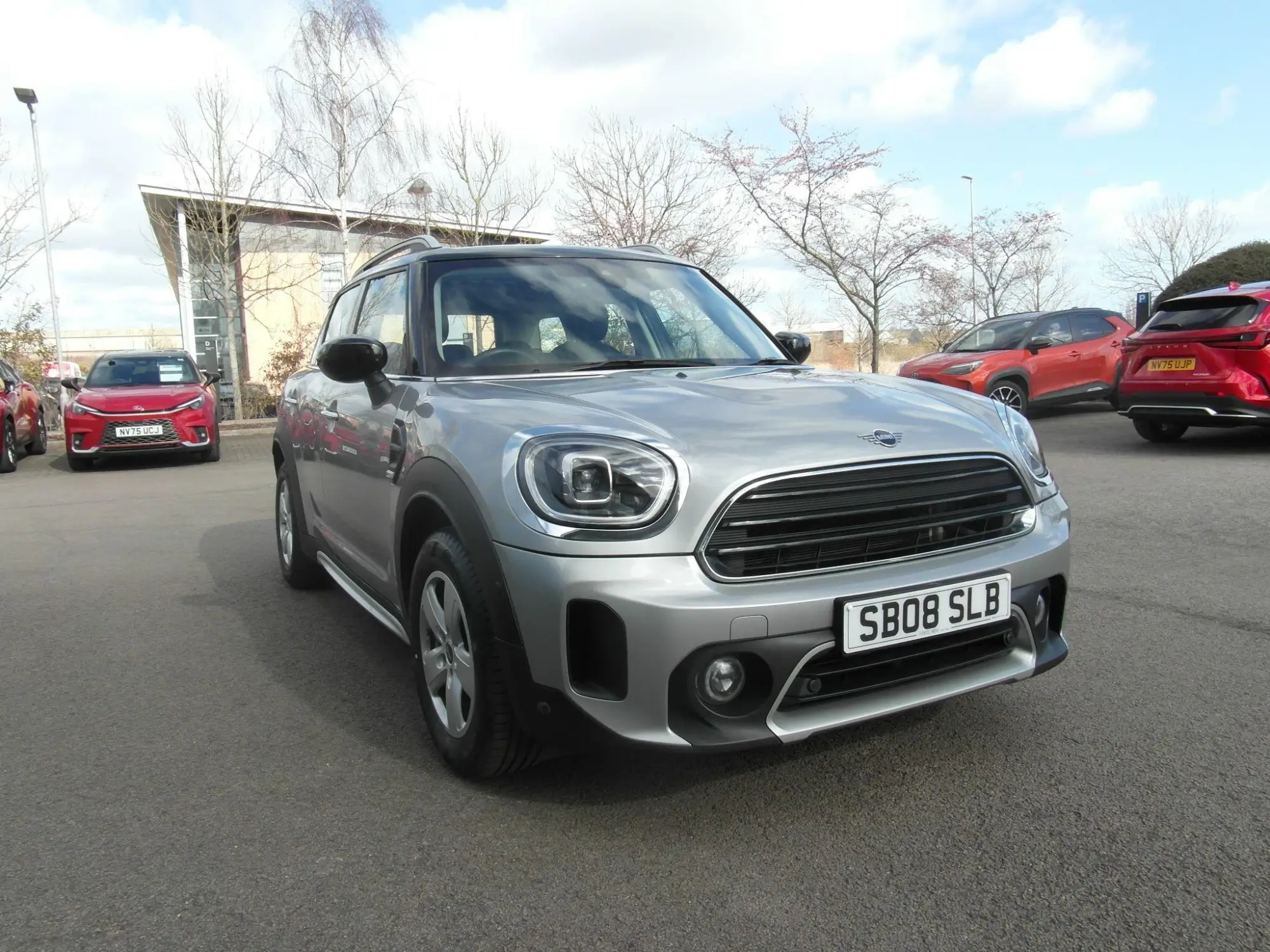 MINI Countryman 1.5 Cooper Classic 5dr Auto SB08SLB Image 1