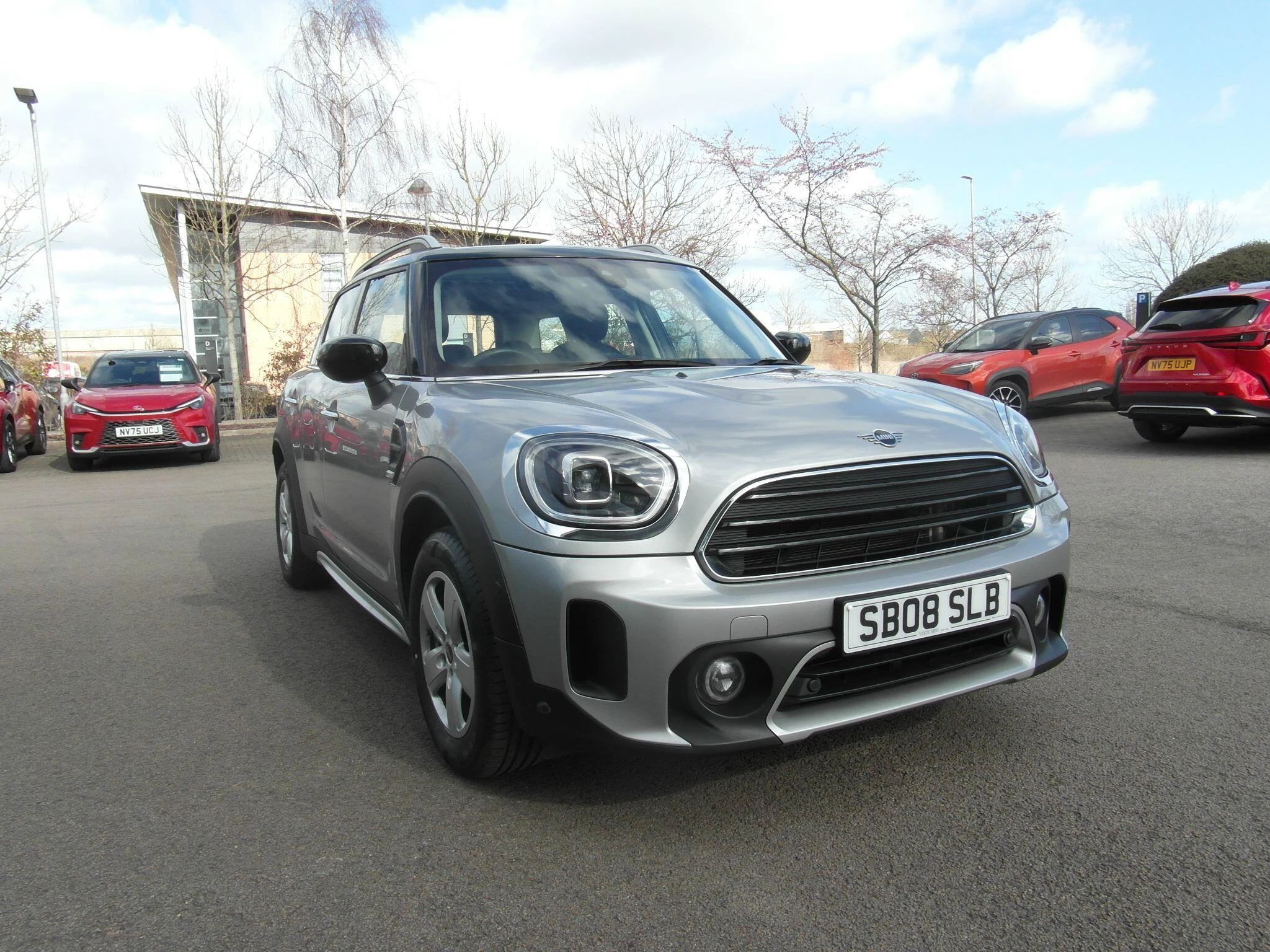 MINI Countryman 1.5 Cooper Classic 5dr Auto SB08SLB Image 1