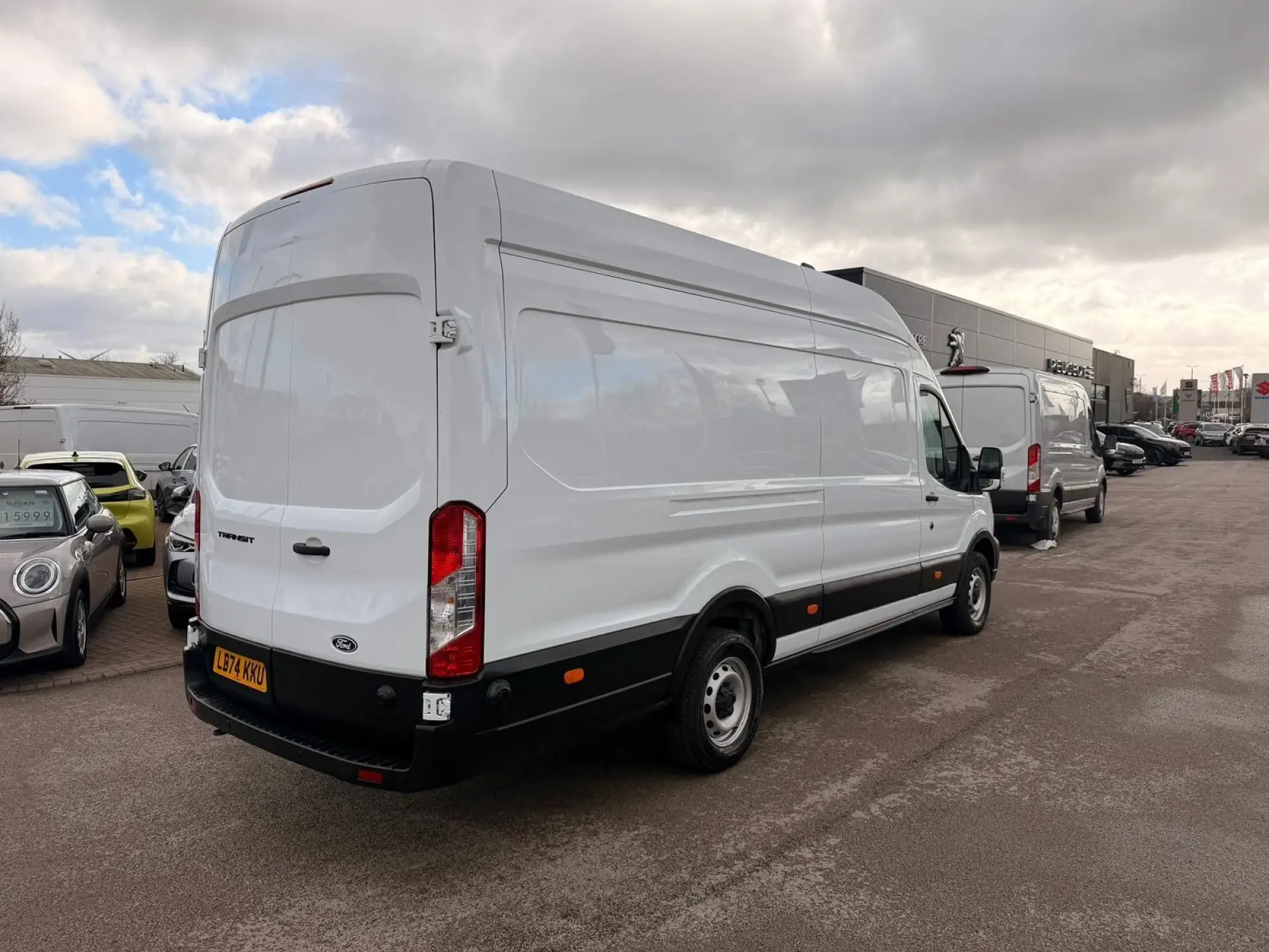 Ford Transit Image 3