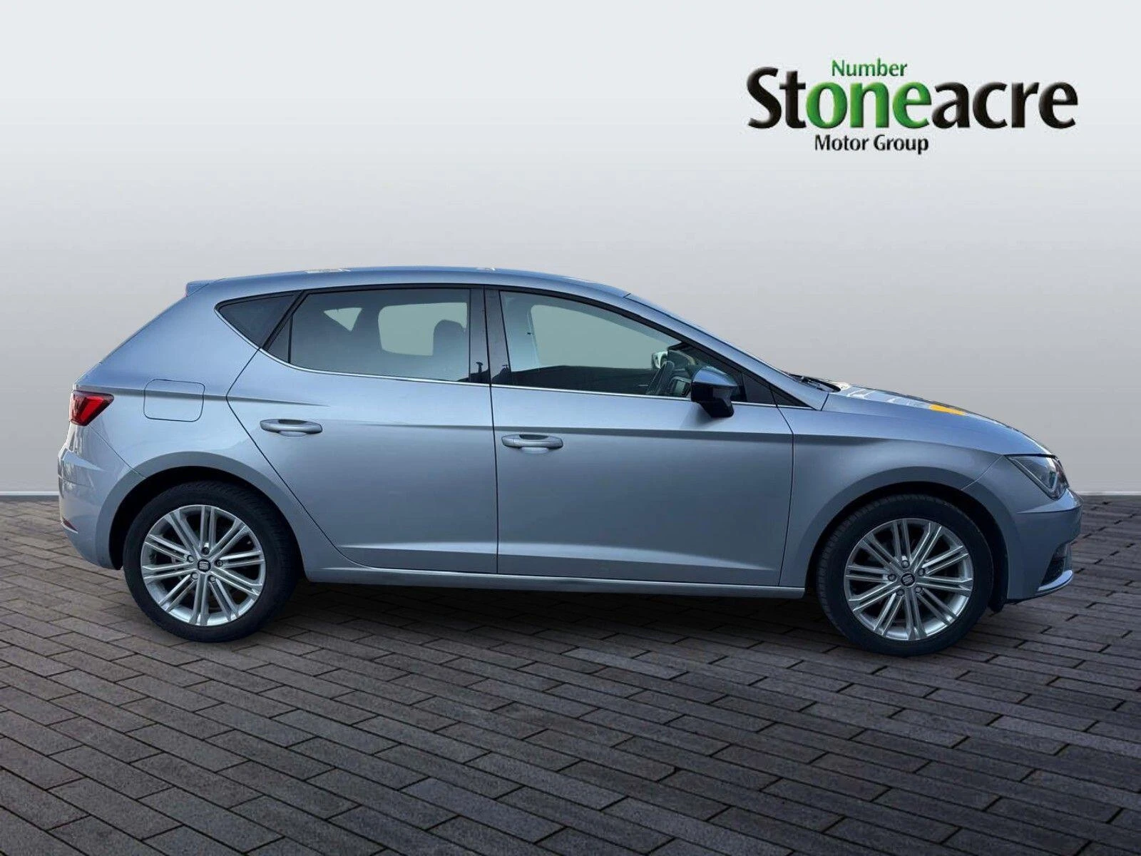 SEAT Leon 2.0 TDI XCELLENCE Technology Euro 6 (s/s) 5dr KM18HOH Image 2
