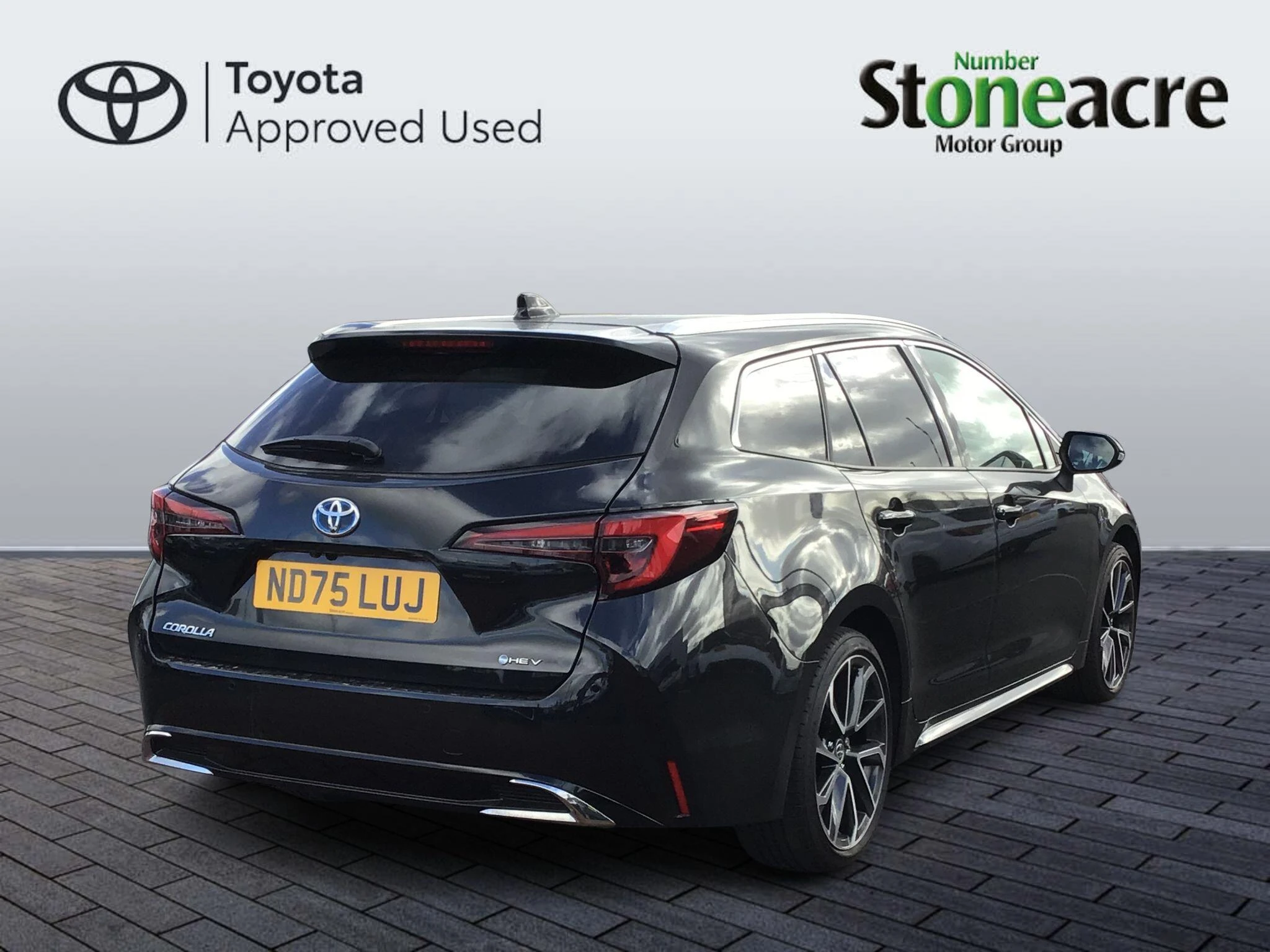 Toyota Corolla Touring Sports 2.0 VVT-h Excel Touring Sports CVT Euro 6 (s/s) 5dr ND75LUJ Image 2