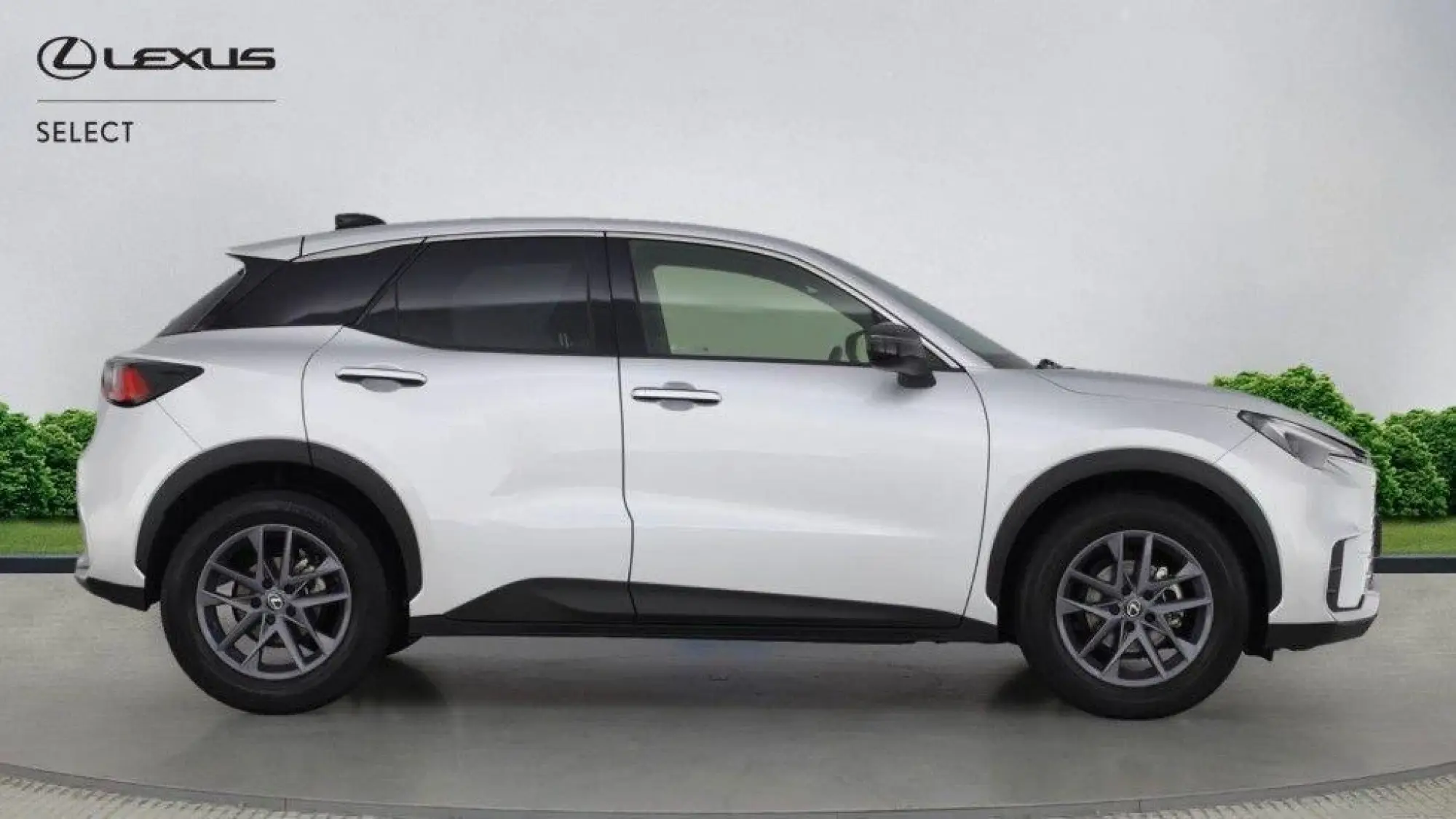 Lexus LBX 1.5 VVT-iE Premium E-CVT Euro 6 (s/s) 5dr GX74ZHE Image 2