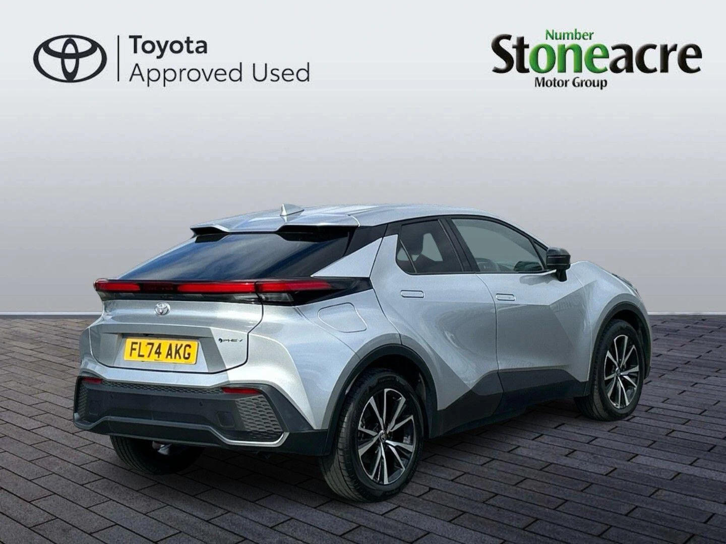 Toyota C-HR Plug-in Hybrid 2.0 VVT-h 13.6 kWh Design CVT Euro 6 (s/s) 5dr FL74AKG Image 3