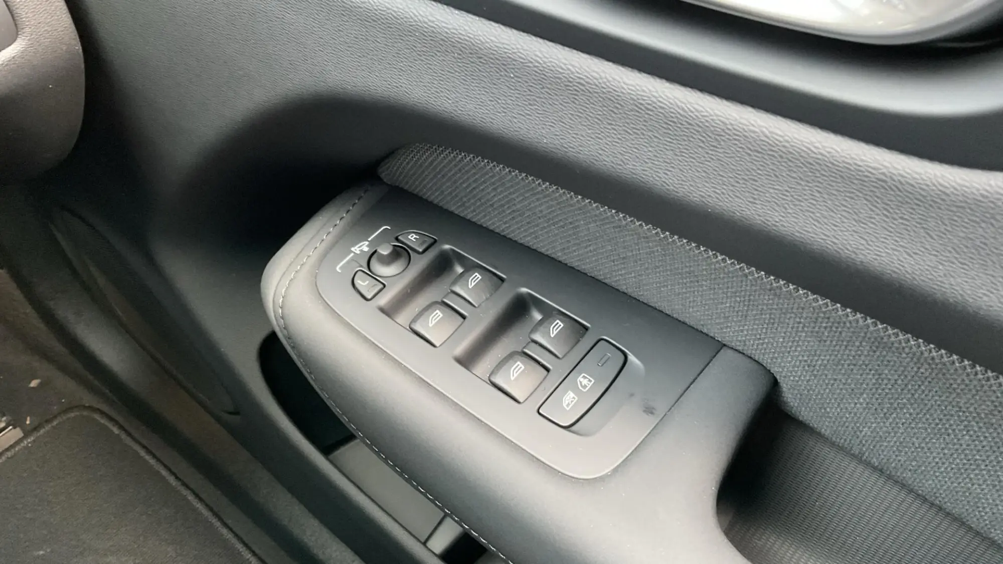 Volvo XC60 Image 24