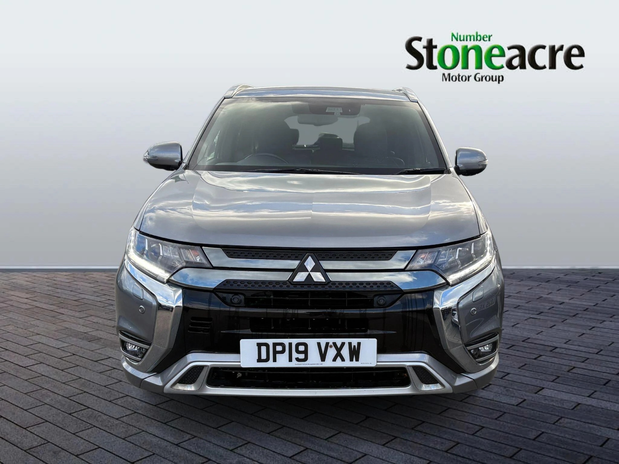 Mitsubishi Outlander 2.4h TwinMotor 13.8kWh 5hs CVT 4WD Euro 6 (s/s) 5dr DP19VXW Image 2
