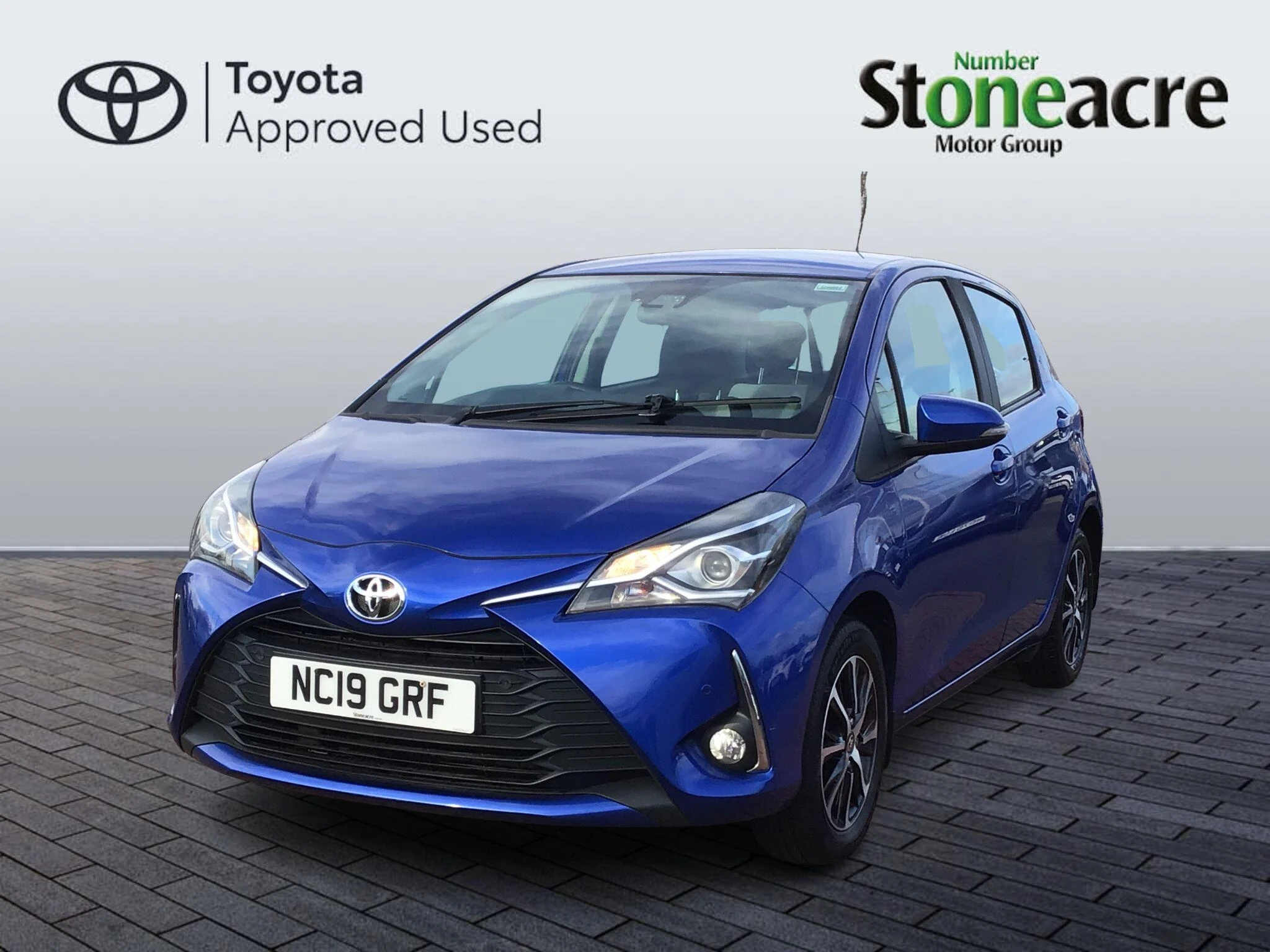 Toyota Yaris 1.5 VVT-i Icon Tech Euro 6 5dr NC19GRF Image 3