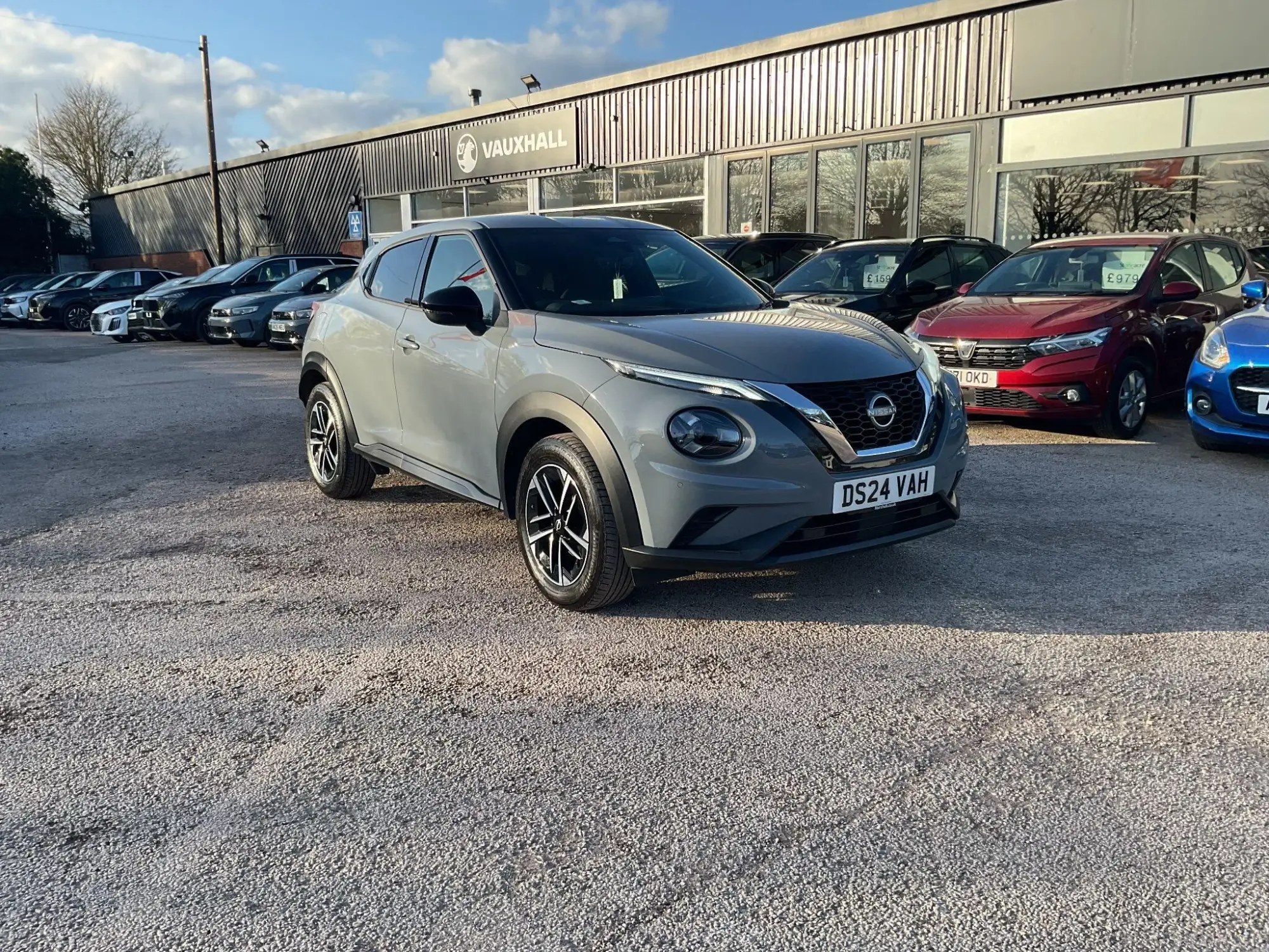 Nissan Juke 1.0 DIG-T N-Connecta Euro 6 (s/s) 5dr DS24VAH Image 1