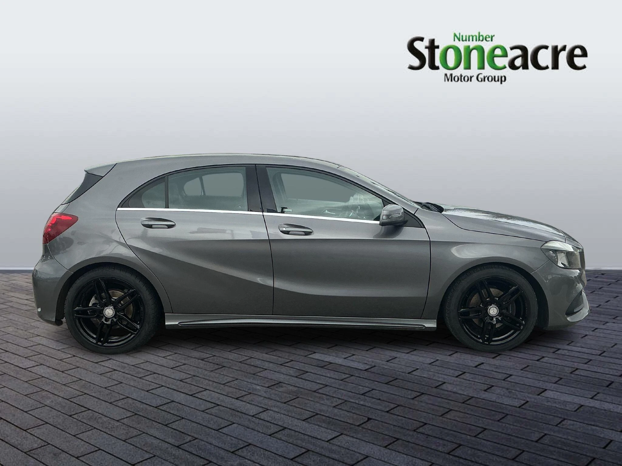 Mercedes-Benz A-Class 1.5 A180d AMG Line Euro 6 (s/s) 5dr KP66YCB Image 2