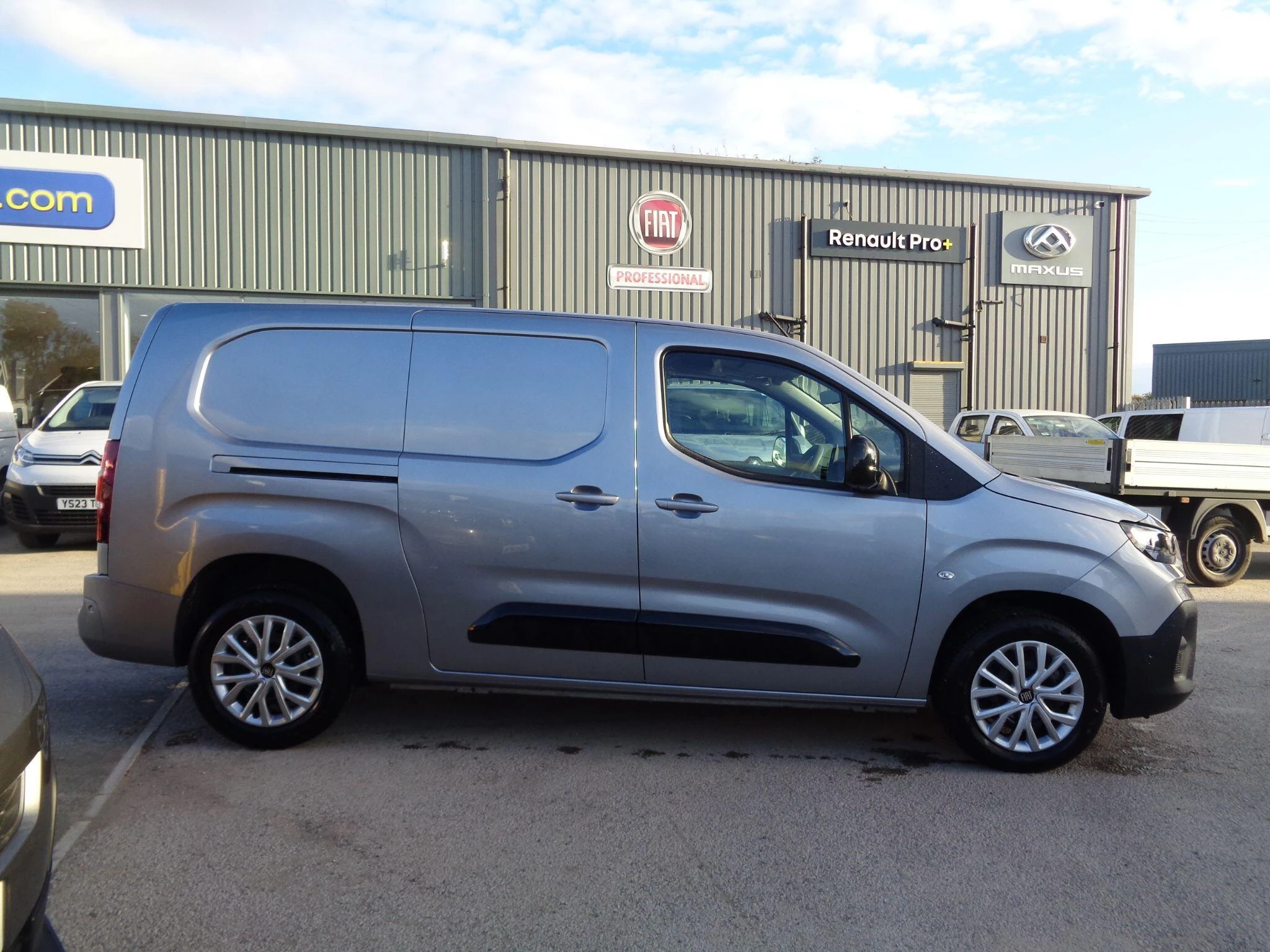 Fiat Doblo 1.5 Multijet3 1000Kg Manual Maxi LWB Euro 6 (s/s) 6dr YO75GKV Image 2