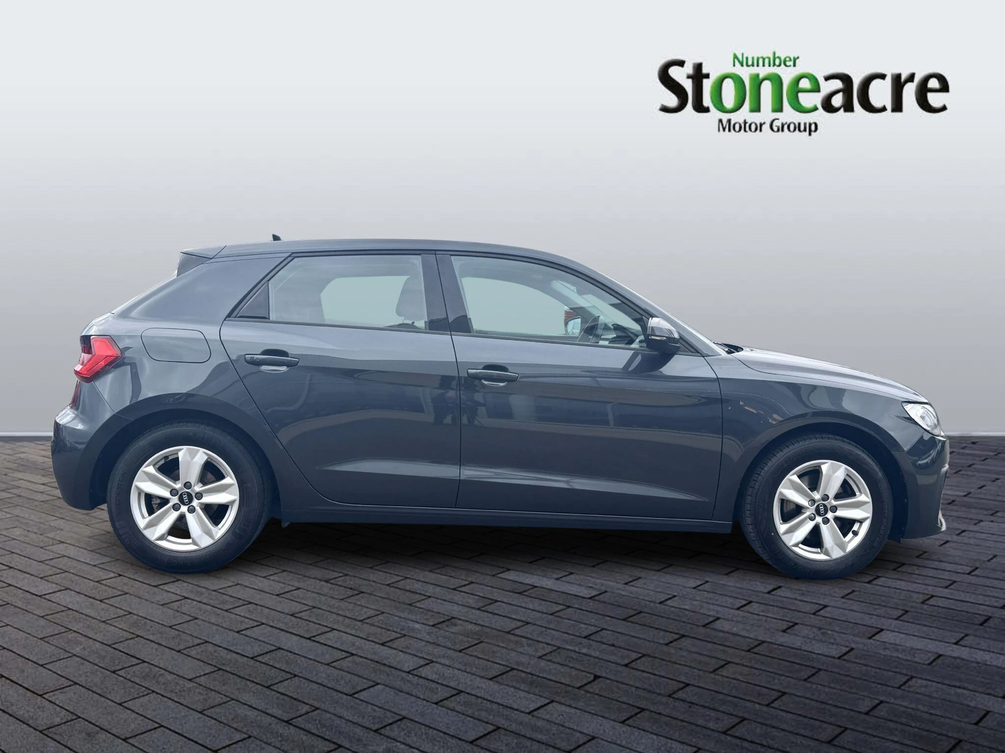 Audi A1 1.0 TFSI 30 Technik Sportback Euro 6 (s/s) 5dr AJM3D Image 2