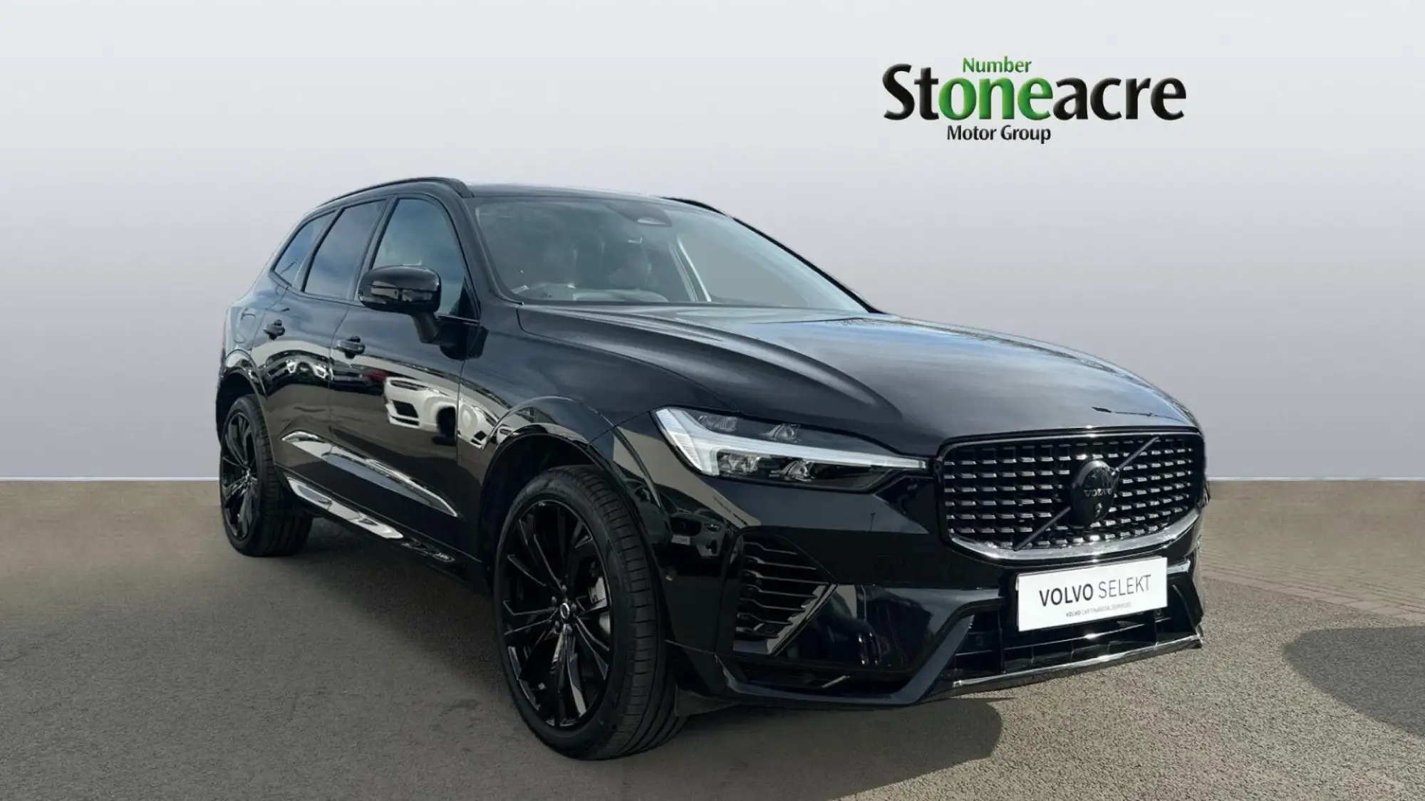 Volvo XC60 2.0 B5 MHEV Plus Black Edition Auto AWD Euro 6 (s/s) 5dr WF75FMD Image 1