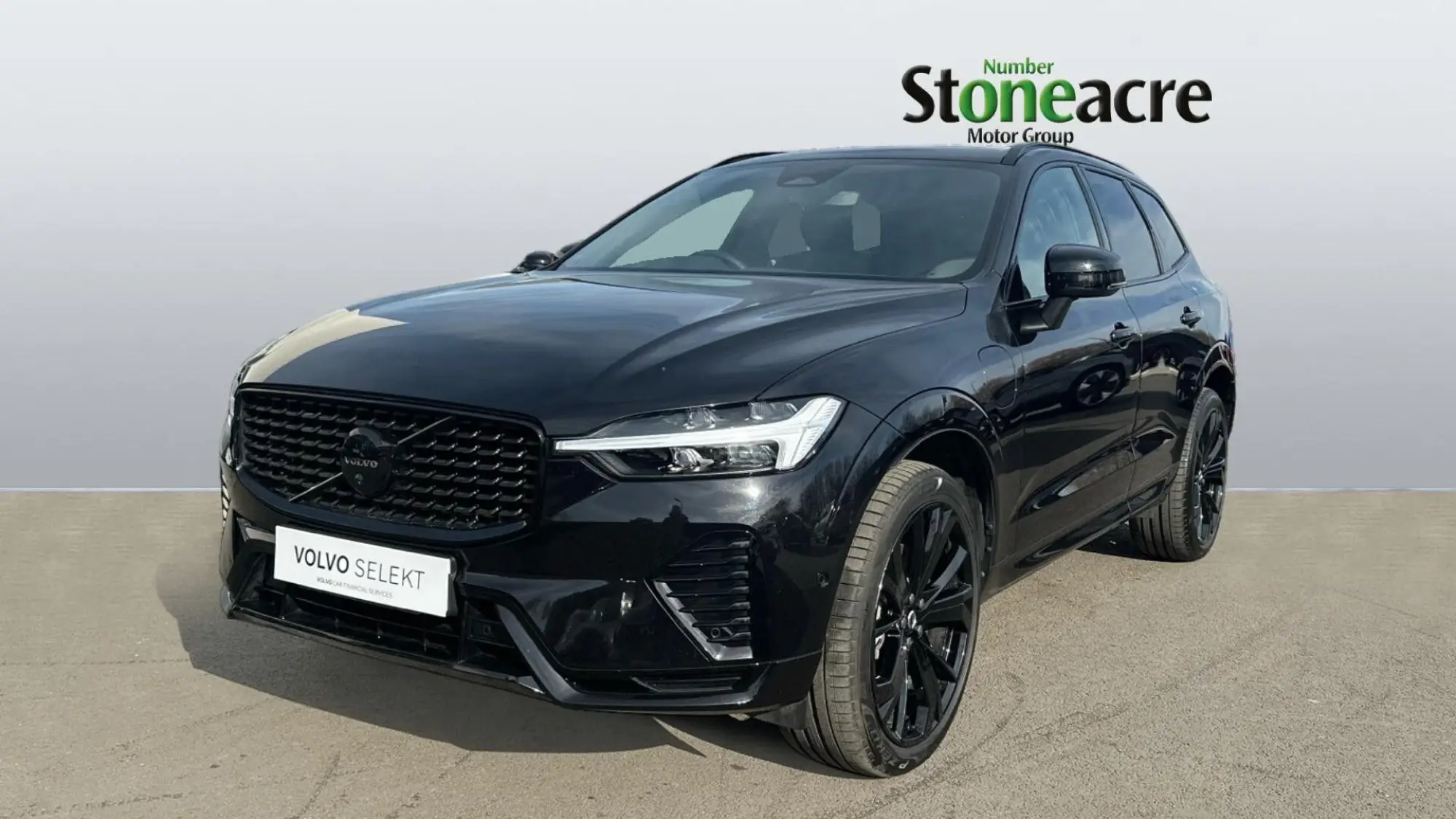 Volvo XC60 2.0 B5 MHEV Plus Black Edition Auto AWD Euro 6 (s/s) 5dr WF75FMD Image 3