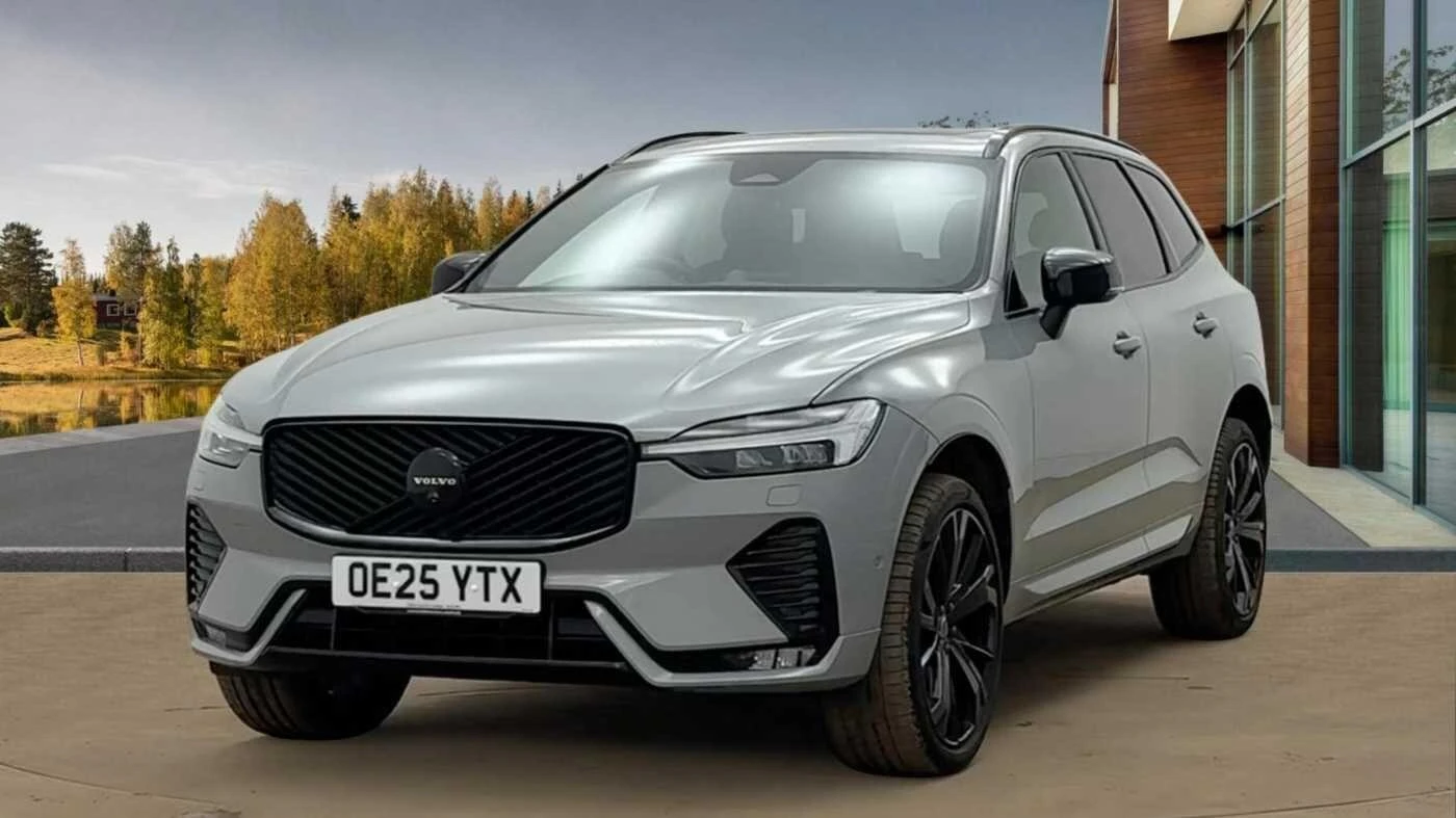 Volvo XC60 2.0 B5 MHEV Plus Black Edition Auto AWD Euro 6 (s/s) 5dr WF75FNT Image 3