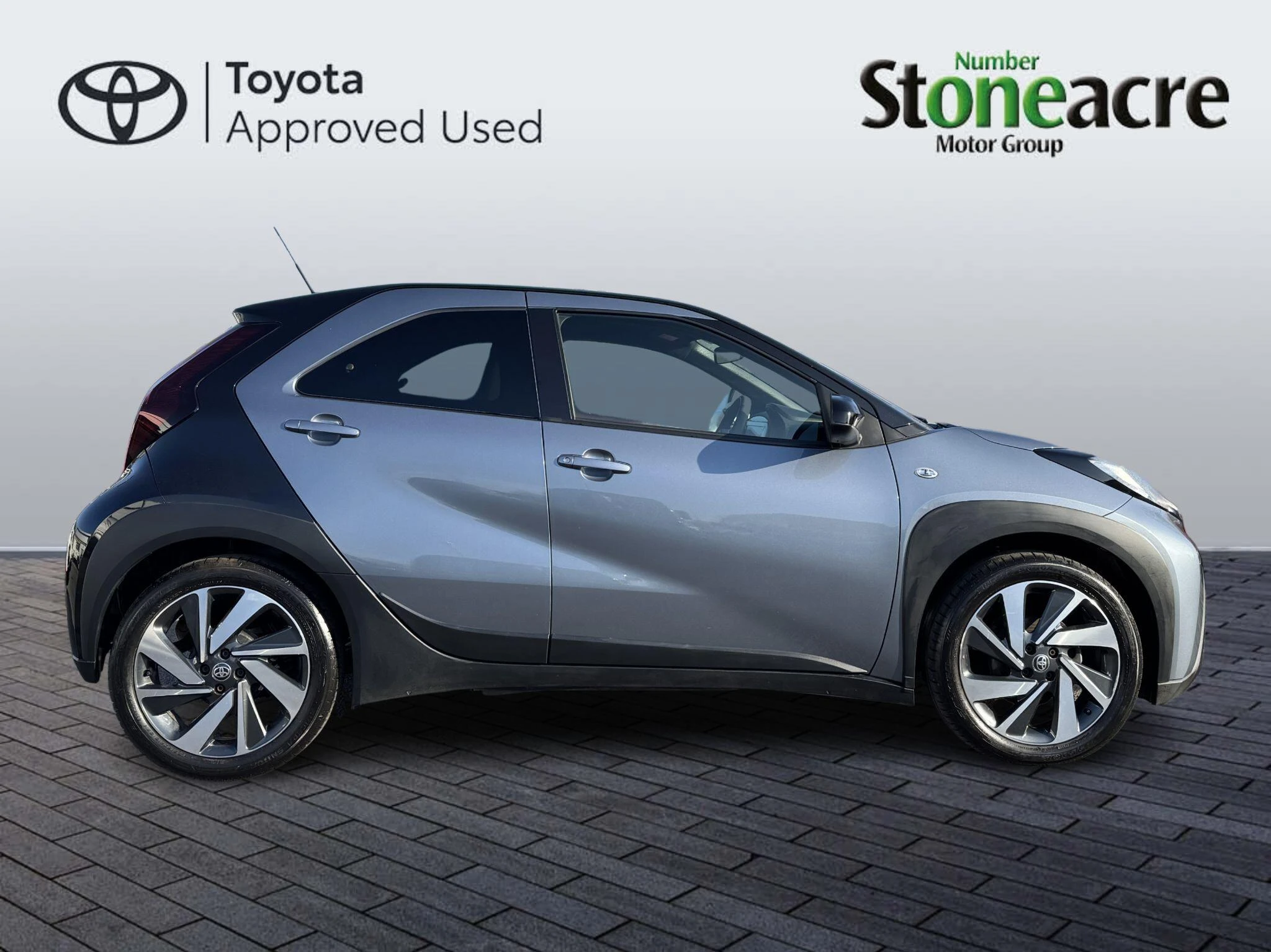Toyota Aygo X 1.0 VVT-i Edge 5dr NV75MFX Image 2