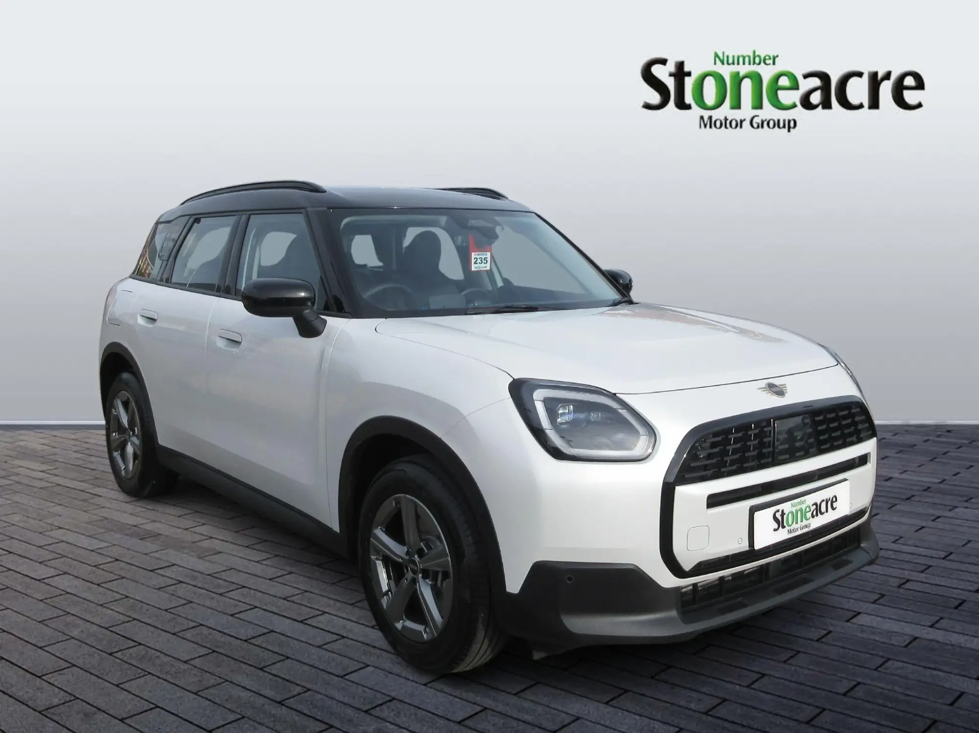 MINI Countryman 1.5C MHEV Classic Auto Euro 6 (s/s) 5dr AK75GDX Image 1