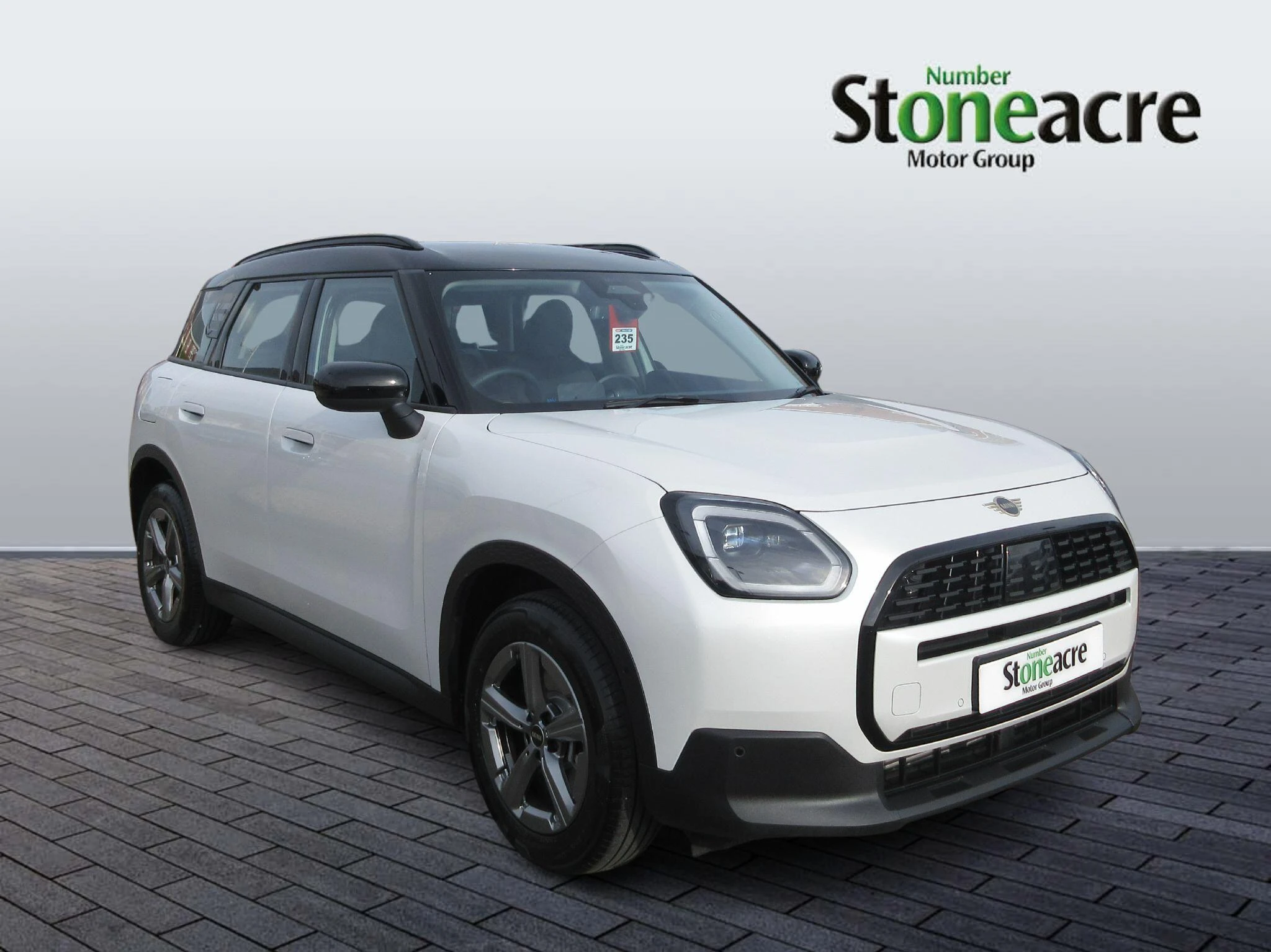 MINI Countryman 1.5C MHEV Classic Auto Euro 6 (s/s) 5dr AK75GDX Image 1