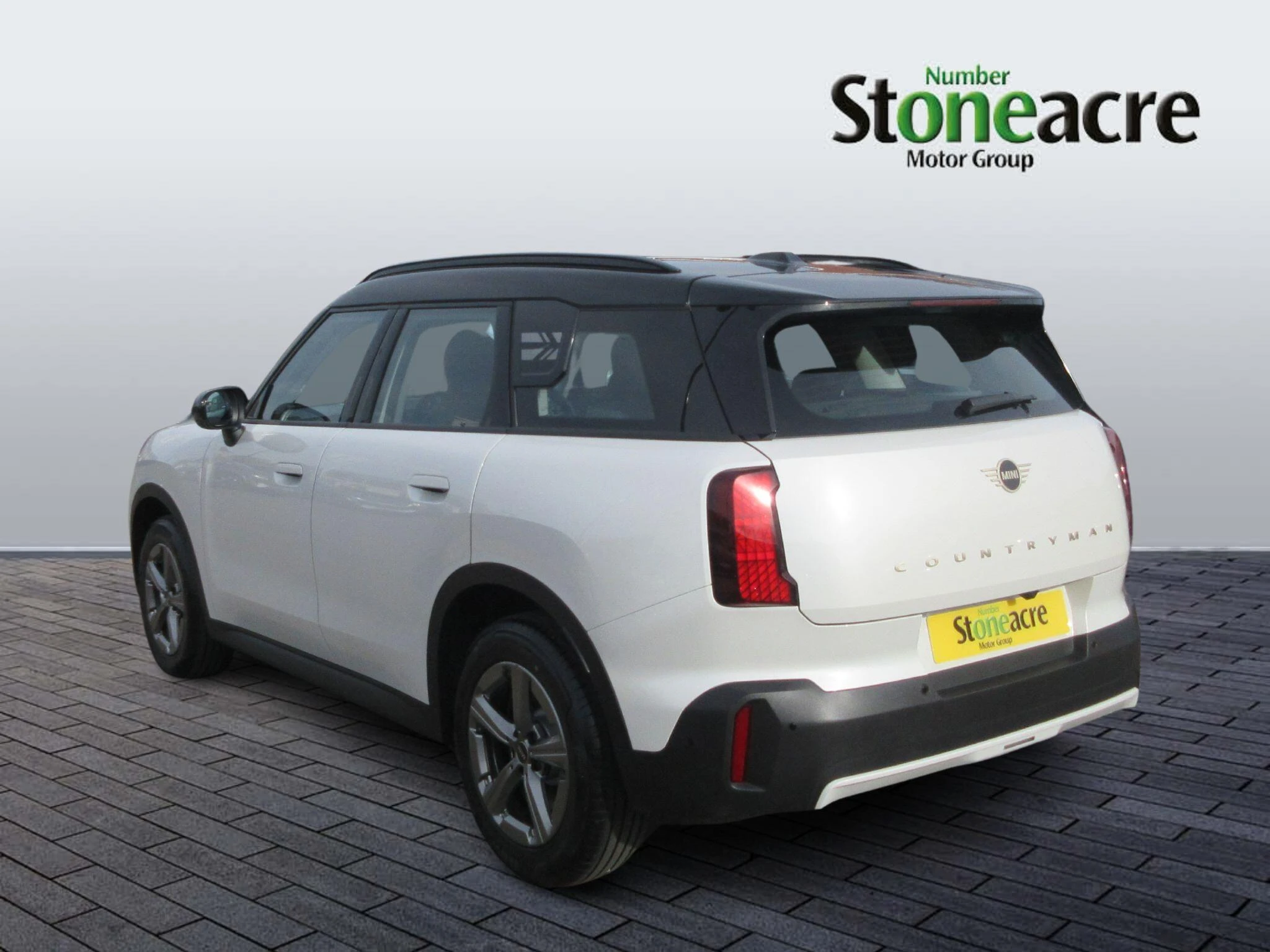 MINI Countryman 1.5C MHEV Classic Auto Euro 6 (s/s) 5dr AK75GDX Image 3