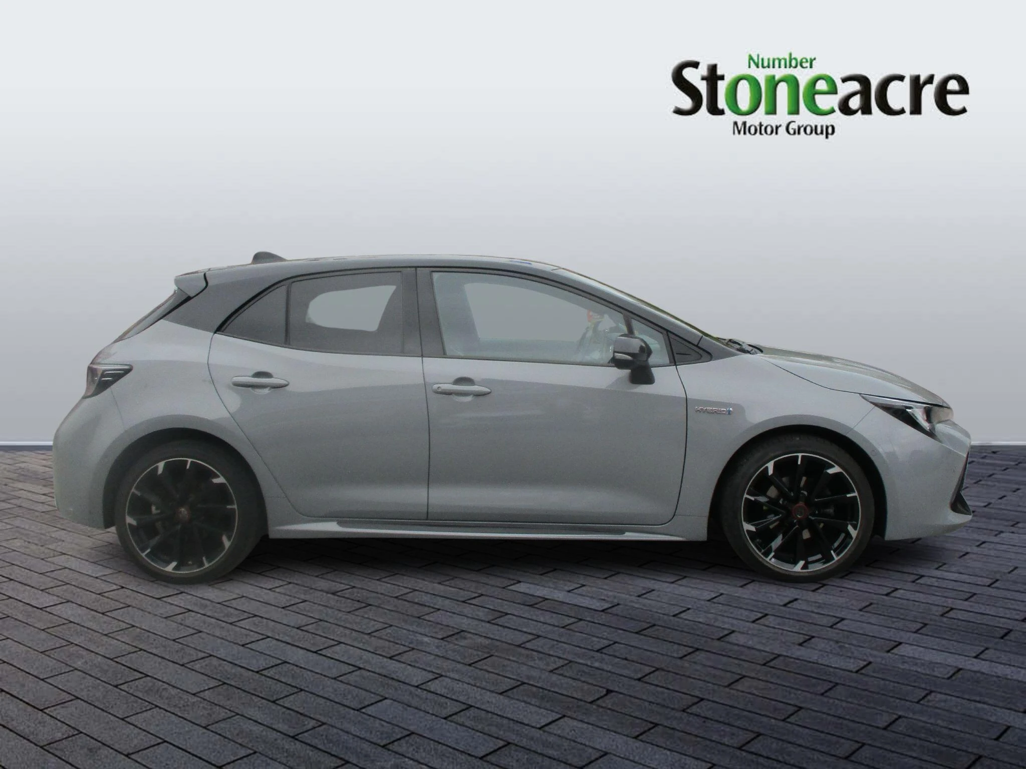 Toyota Corolla Hatchback 1.8 VVT-i Hybrid GR Sport 5dr CVT FL71MWJ Image 2