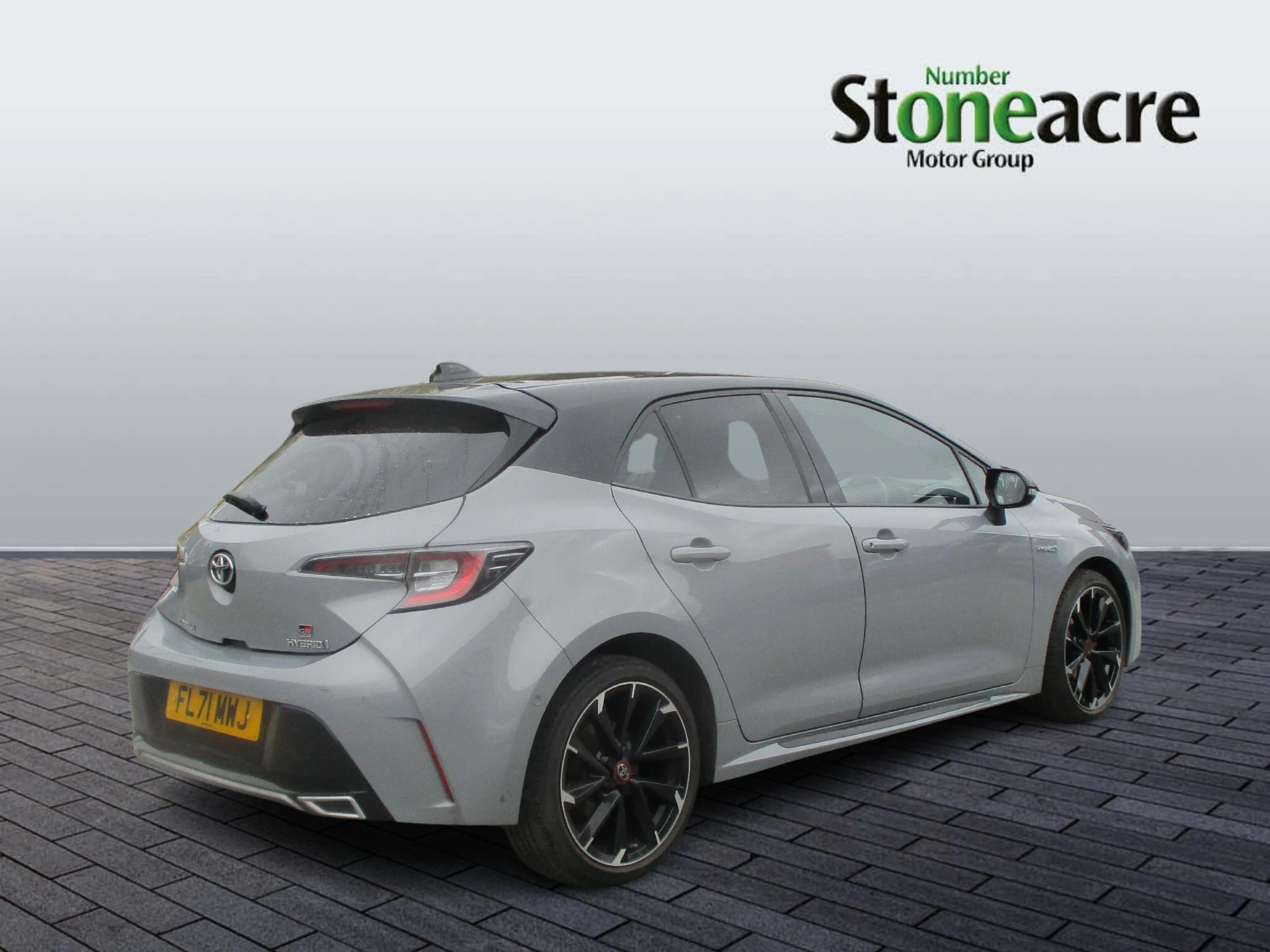 Toyota Corolla Hatchback 1.8 VVT-i Hybrid GR Sport 5dr CVT FL71MWJ Image 3