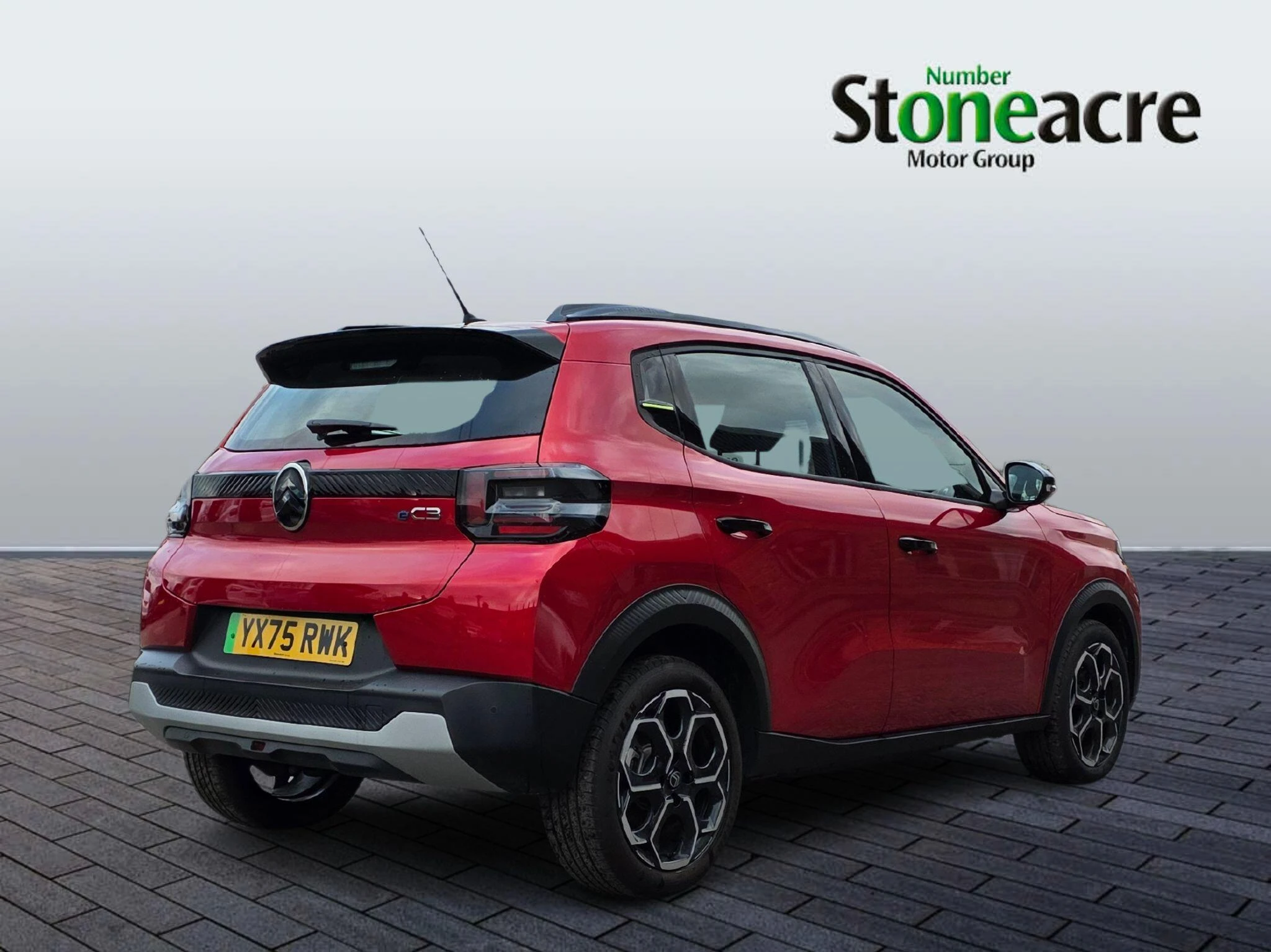 Citroen e-C3 Standard Range 44kWh PLUS Auto 5dr (7.4kW Charger) YX75RWK Image 3