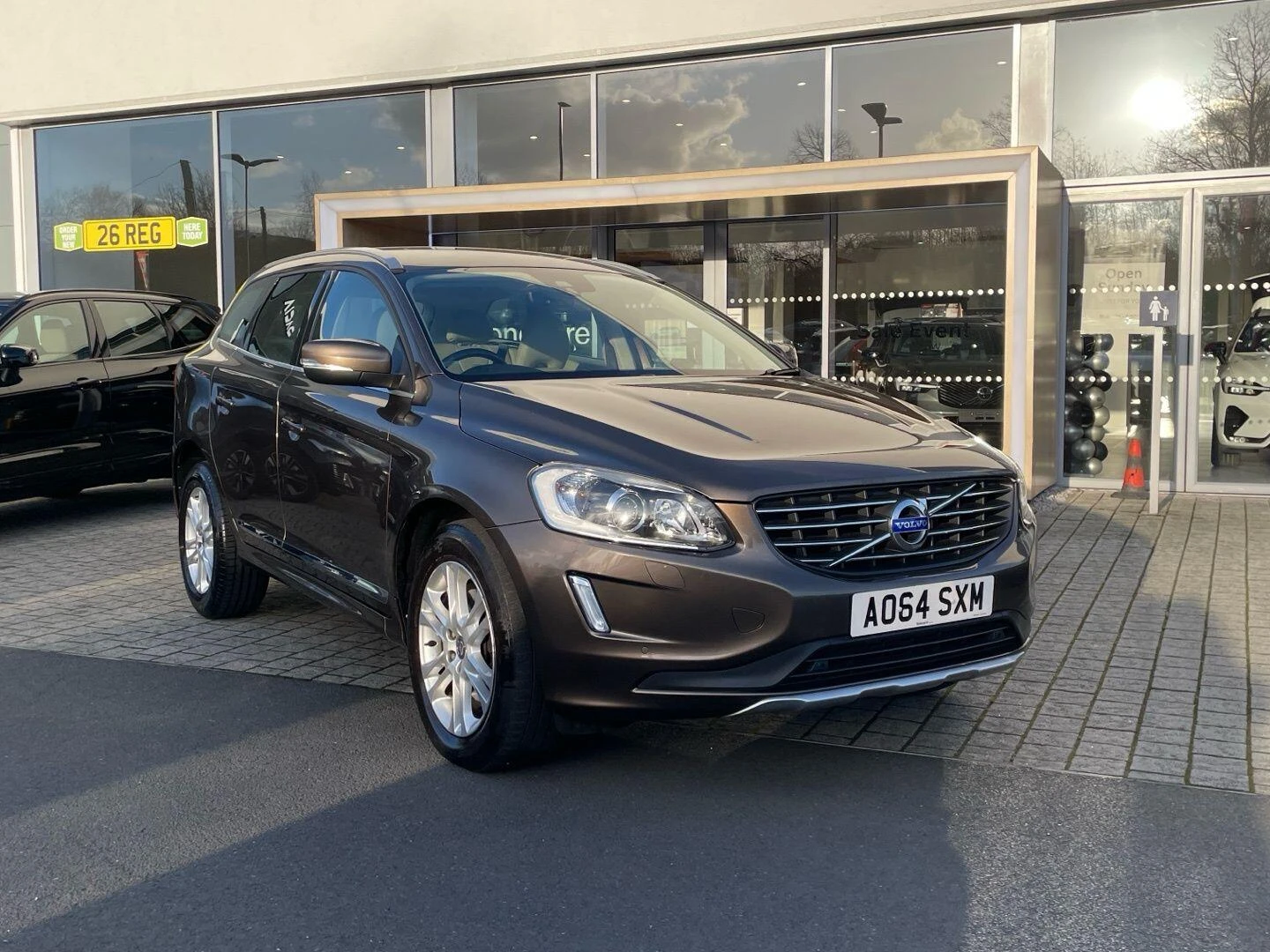 Volvo XC60 2.0 D4 SE Lux Nav Geartronic Euro 6 (s/s) 5dr AO64SXM Image 1
