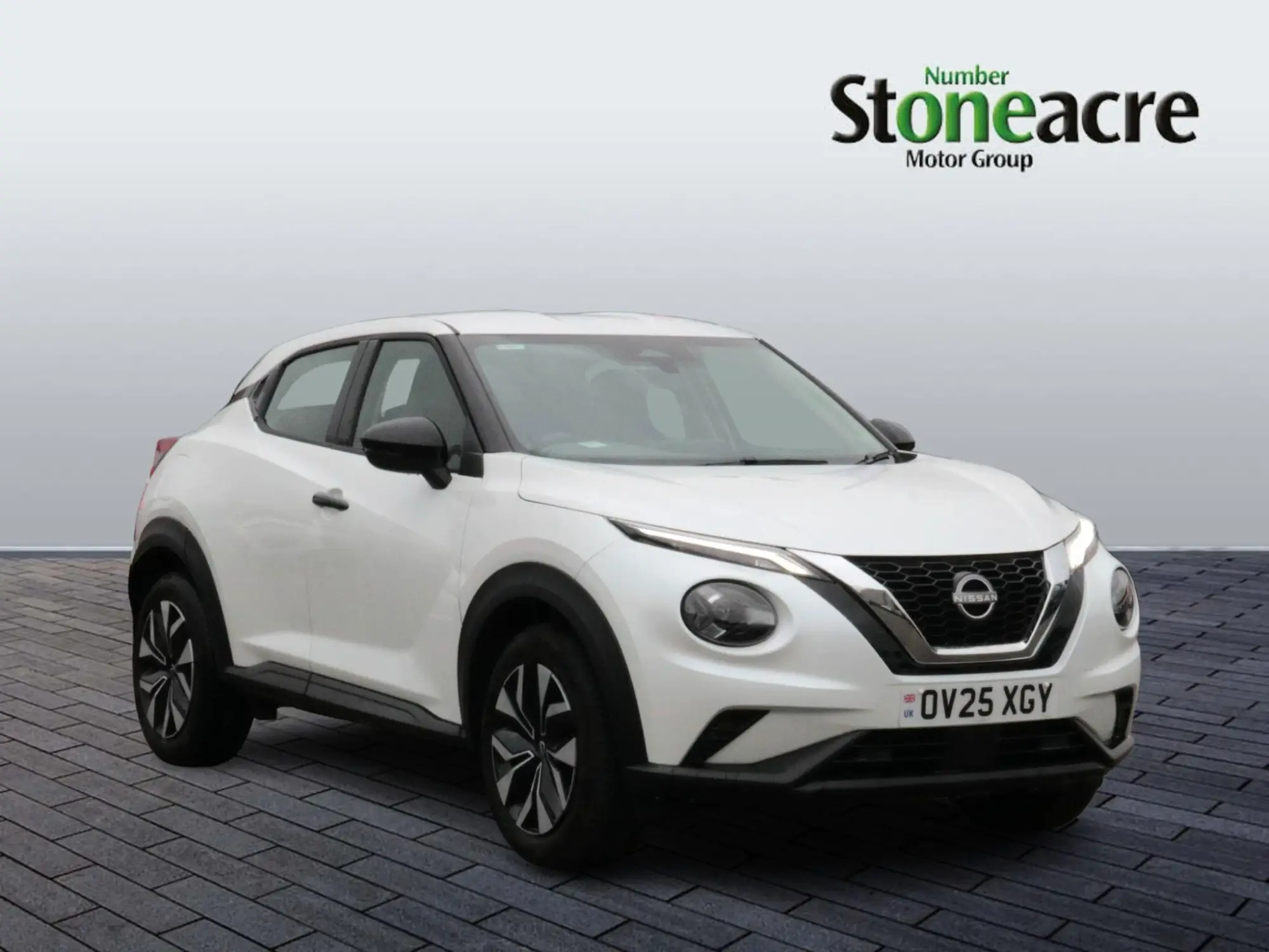 Nissan Juke 1.0 DIG-T Acenta Premium Euro 6 (s/s) 5dr OV25XGY Image 1
