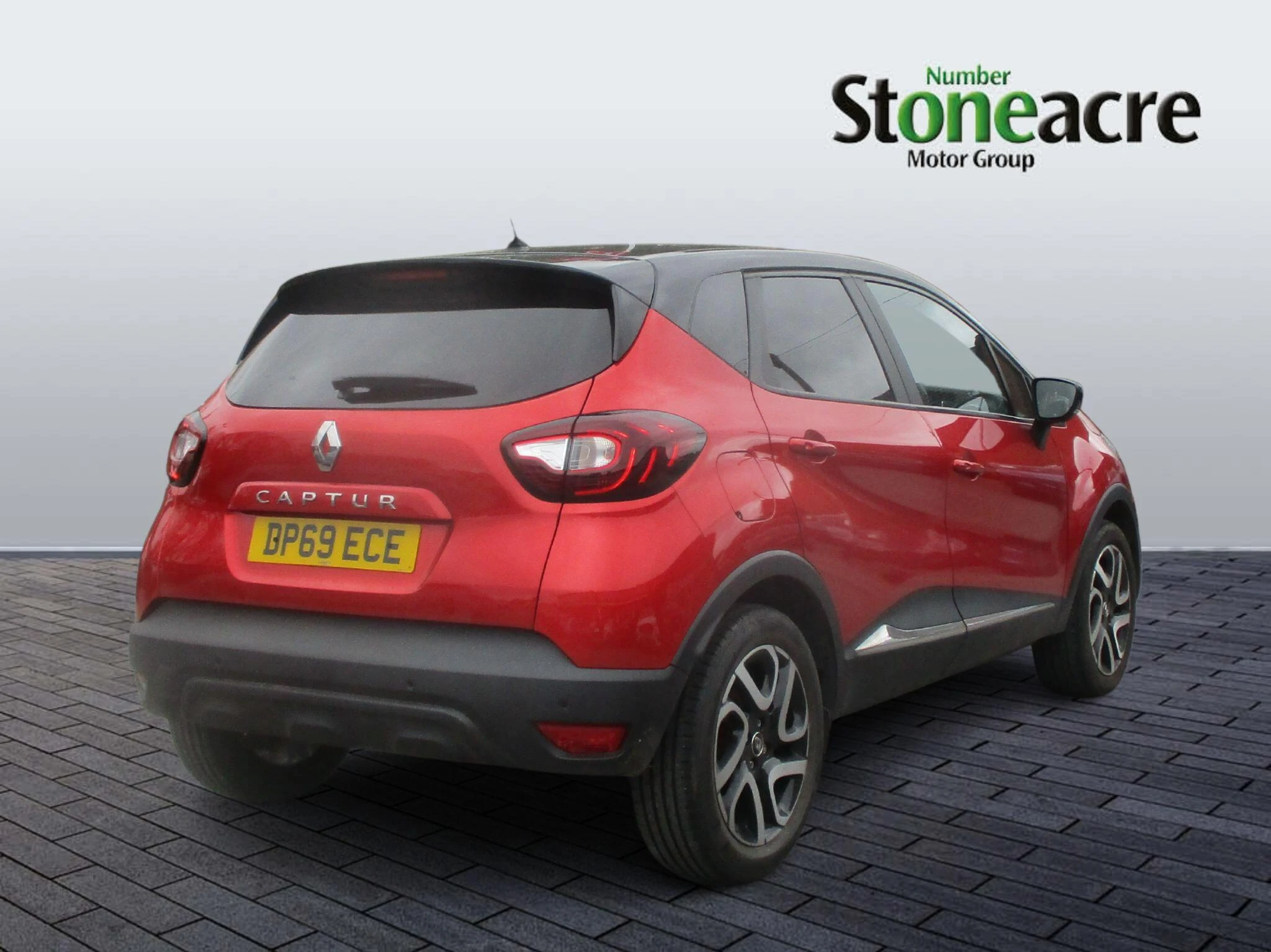 Renault Captur 1.3 TCE 150 Iconic 5dr EDC DP69ECE Image 3