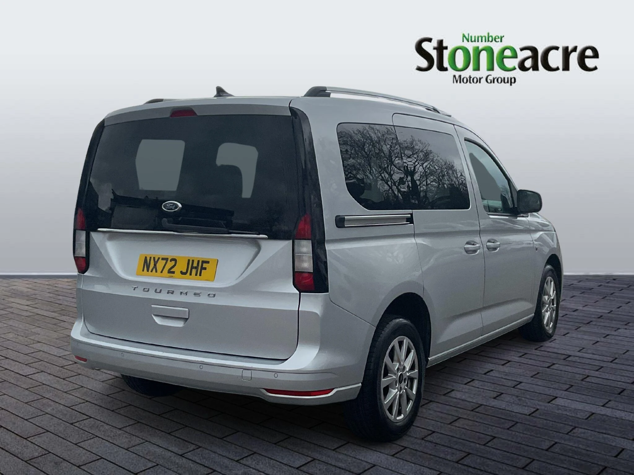 Ford Tourneo Connect 2.0 EcoBlue Titanium Euro 6 (s/s) 5dr NX72JHF Image 3