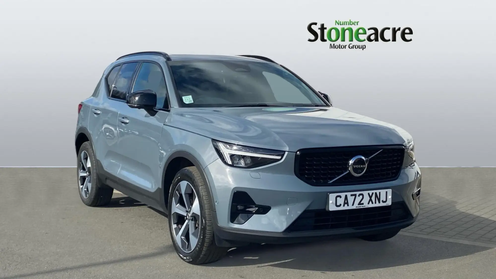 Volvo XC40 2.0 B4P Ultimate Dark 5dr Auto CA72XNJ Image 1