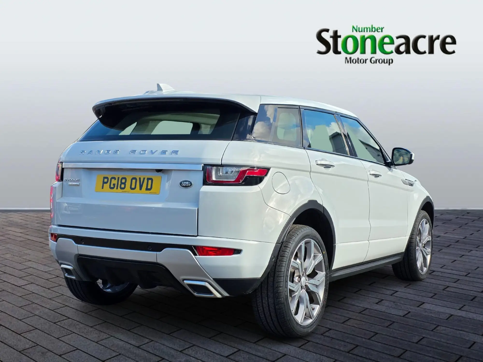 Land Rover Range Rover Evoque 2.0 Si4 Autobiography Auto 4WD Euro 6 (s/s) 5dr PG18OVD Image 2