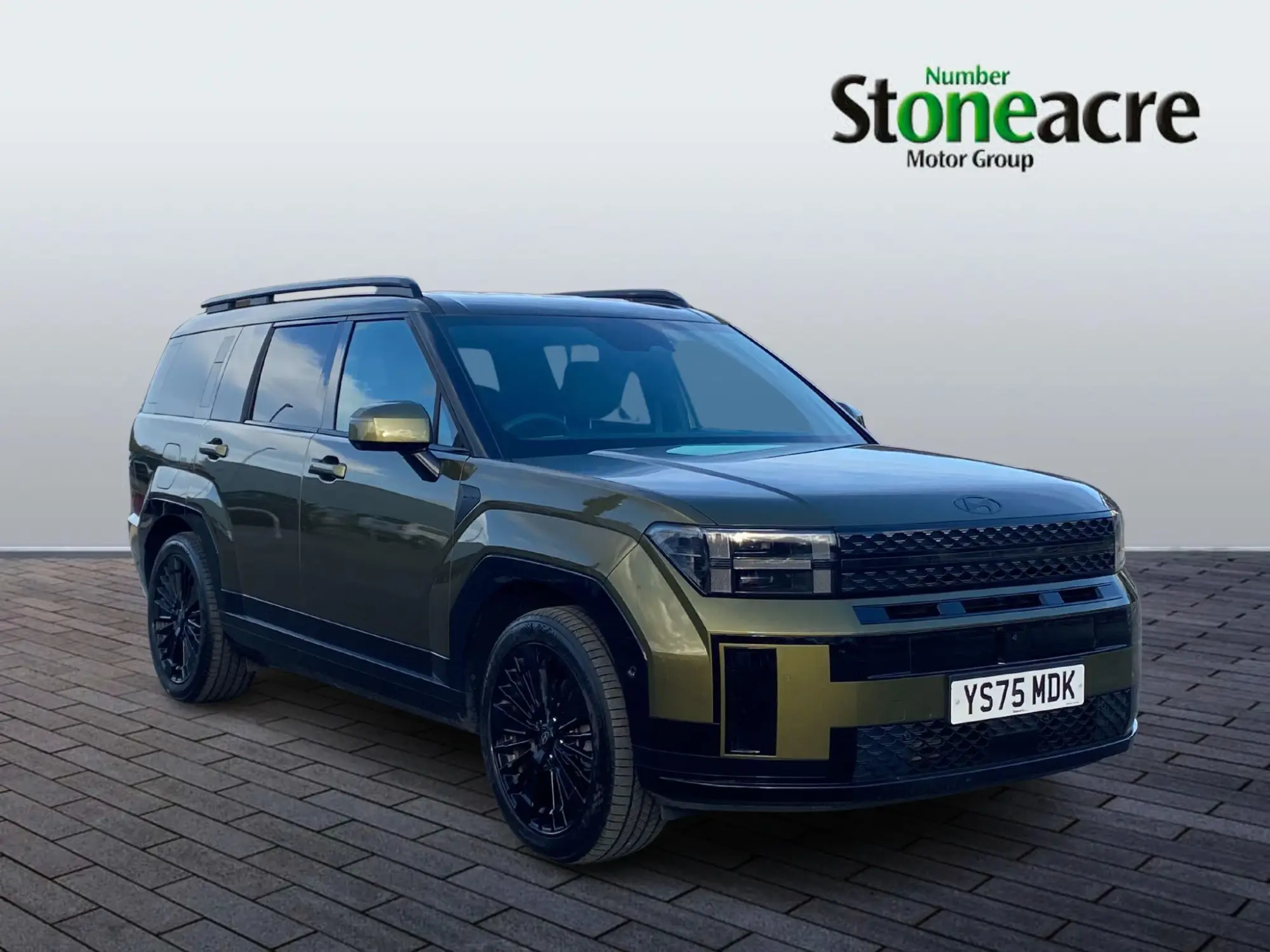 Hyundai SANTA FE Plug-in Hybrid 1.6 T-GDi 13.8kWh Calligraphy Auto 4WD Euro 6 (s/s) 5dr YS75MDK Image 1