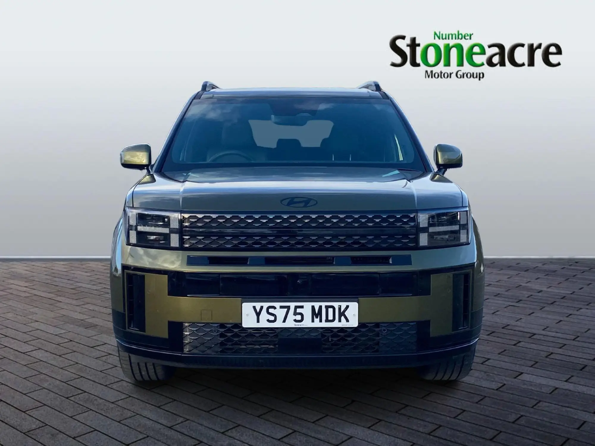 Hyundai SANTA FE Plug-in Hybrid 1.6 T-GDi 13.8kWh Calligraphy Auto 4WD Euro 6 (s/s) 5dr YS75MDK Image 2