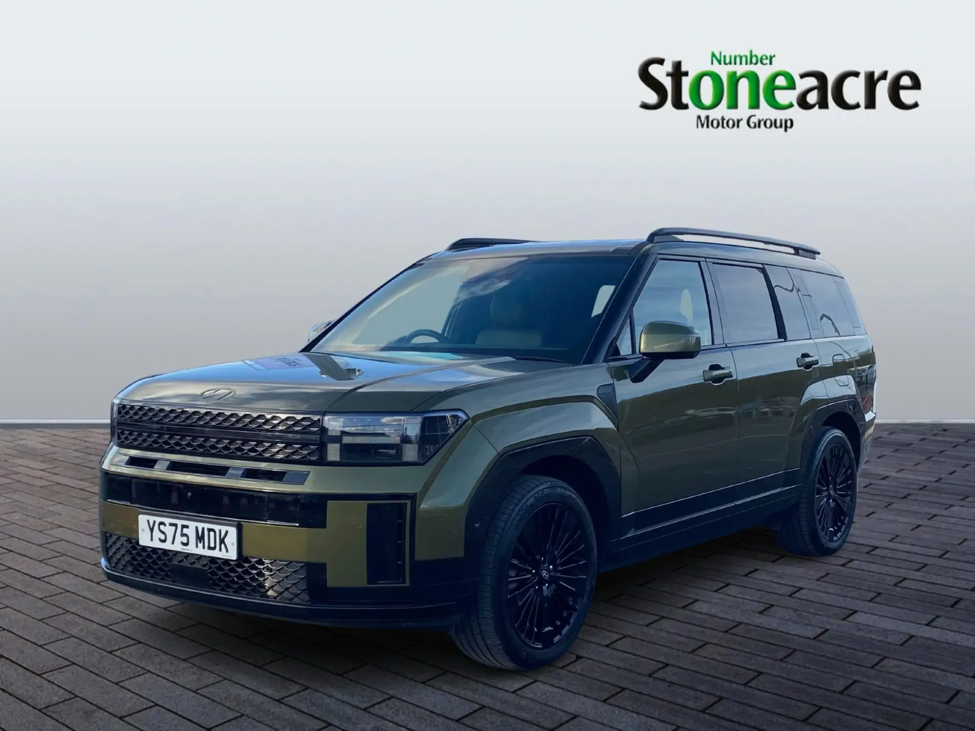 Hyundai SANTA FE Plug-in Hybrid 1.6 T-GDi 13.8kWh Calligraphy Auto 4WD Euro 6 (s/s) 5dr YS75MDK Image 3