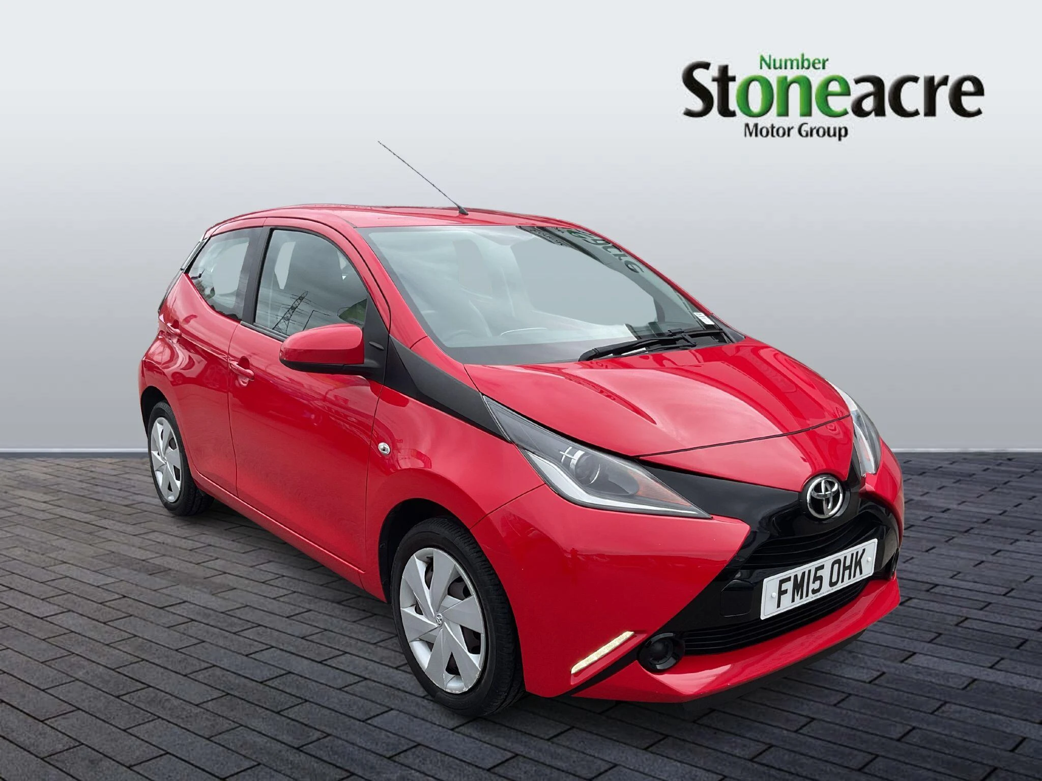 Toyota Aygo 1.0 VVT-i x-play Euro 5 5dr Euro 5 FM15OHK Image 1