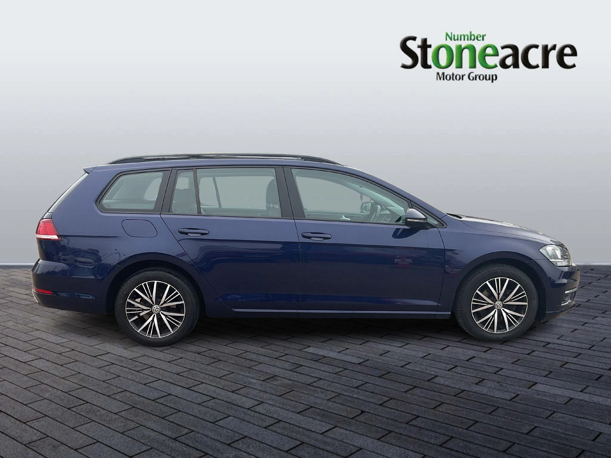 Volkswagen Golf 1.6 TDI SE Nav Euro 6 (s/s) 5dr YD18URF Image 2