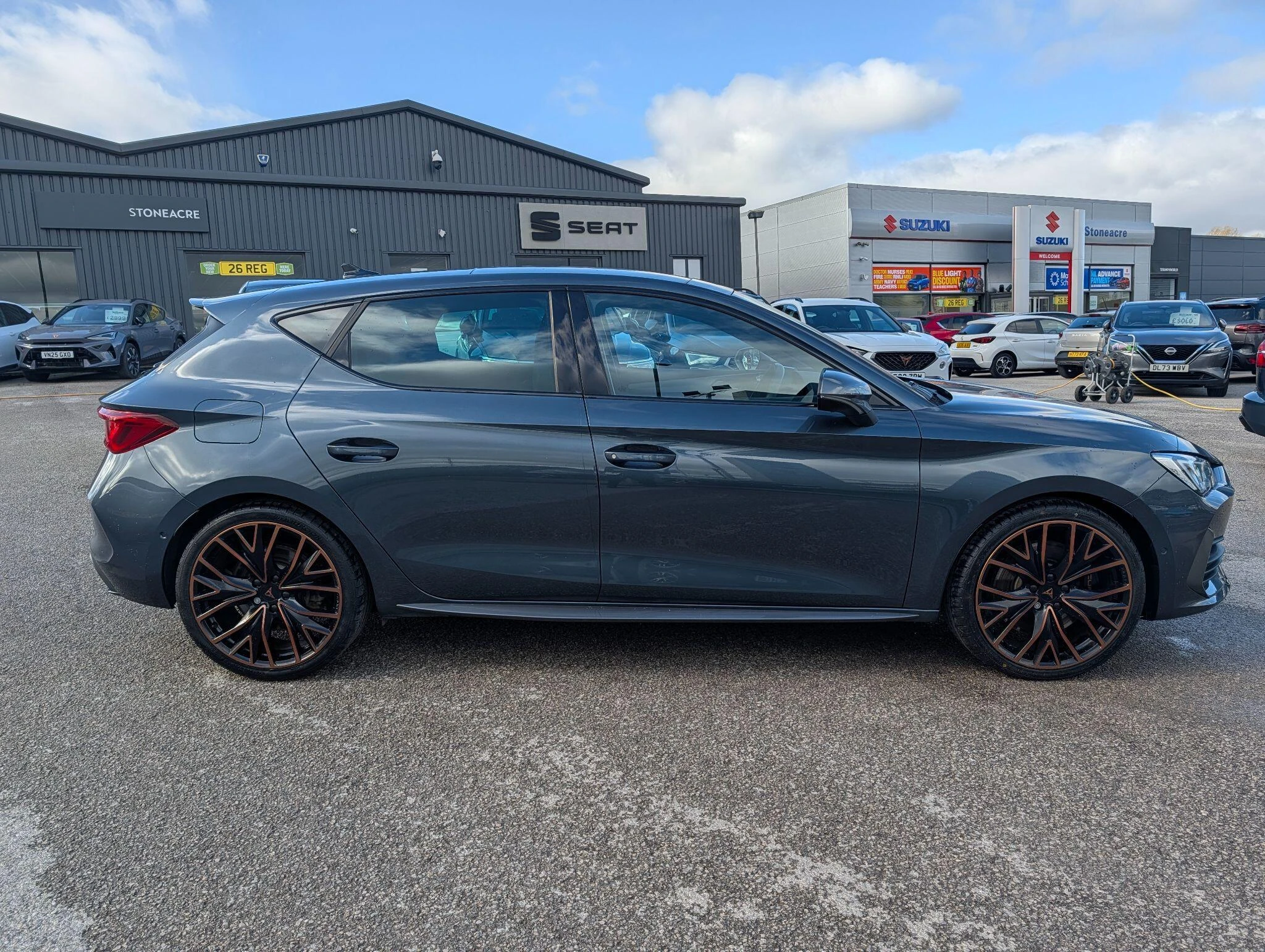 CUPRA Leon 1.4 eHybrid 12.8kWh VZ2 Design Edition DSG Euro 6 (s/s) 5dr KN74NKC Image 2