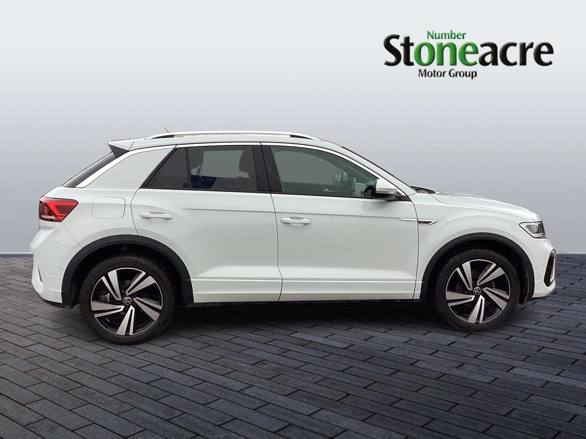 Volkswagen T-Roc 1.5 TSI R-Line Euro 6 (s/s) 5dr YY72CEV Image 2