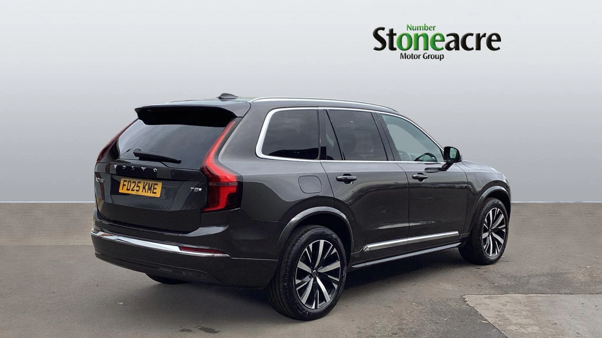 Volvo XC90 2.0 T8 18.8kWh Core Auto 4WD Euro 6 (s/s) 5dr FD25KME Image 2