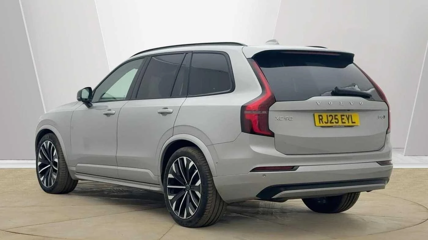 Volvo XC90 2.0 B5 MHEV Ultra Dark Auto 4WD Euro 6 (s/s) 5dr RJ25EYL Image 3