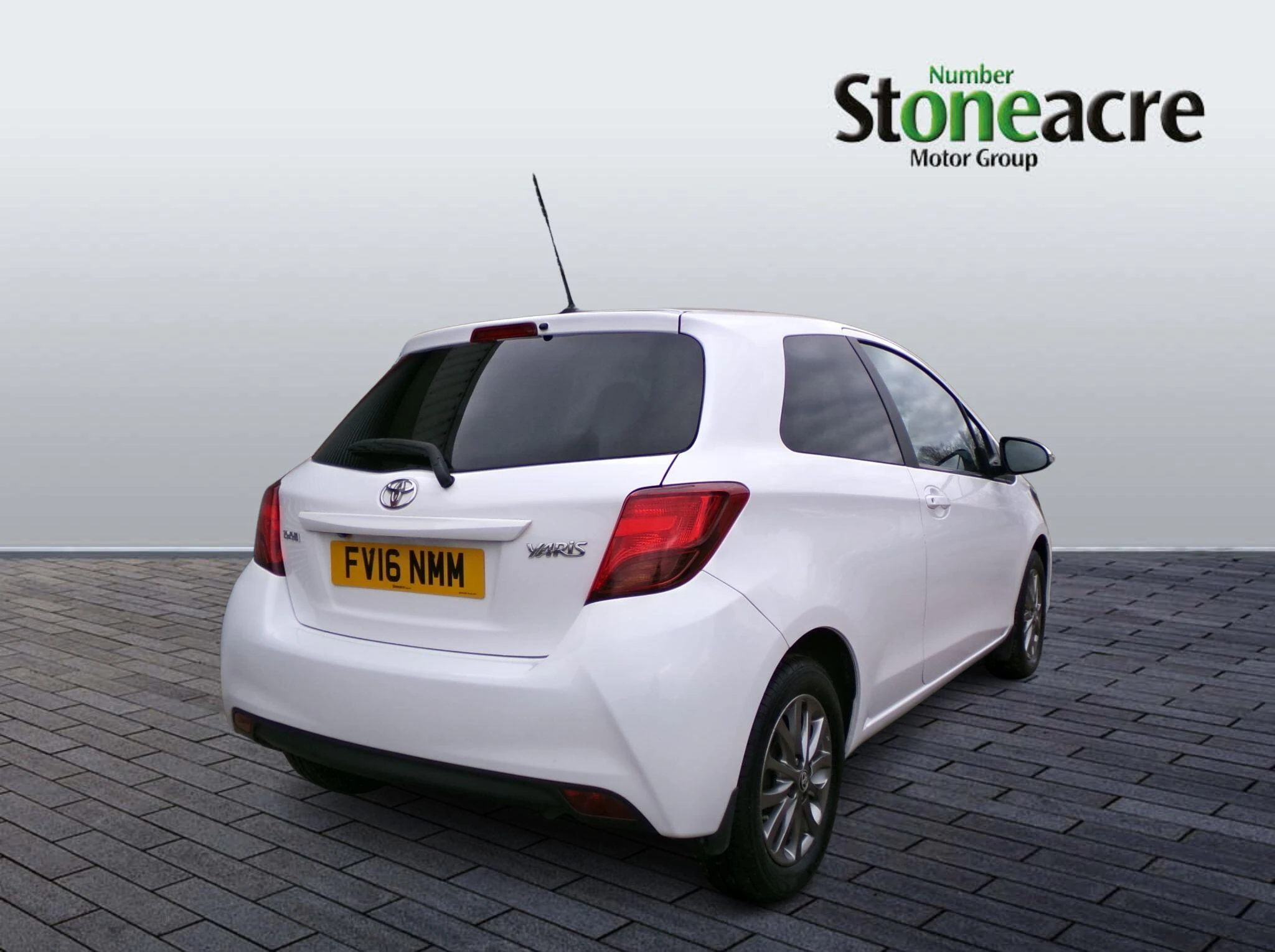 Toyota Yaris 1.0 VVT-i Icon Euro 6 3dr FV16NMM Image 3