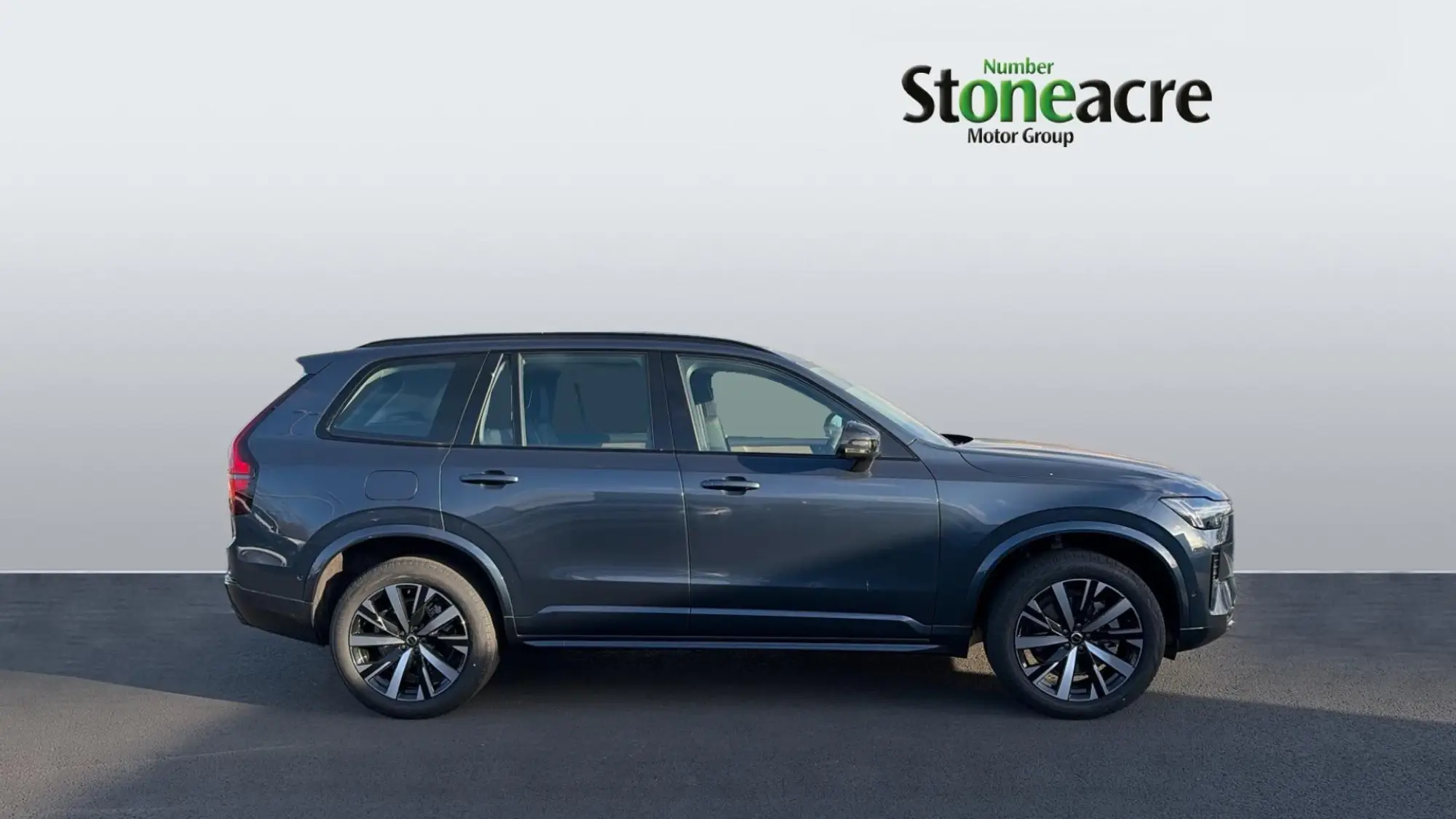 Volvo XC90 2.0 B5 MHEV Plus Auto 4WD Euro 6 (s/s) 5dr NL26GEU Image 3