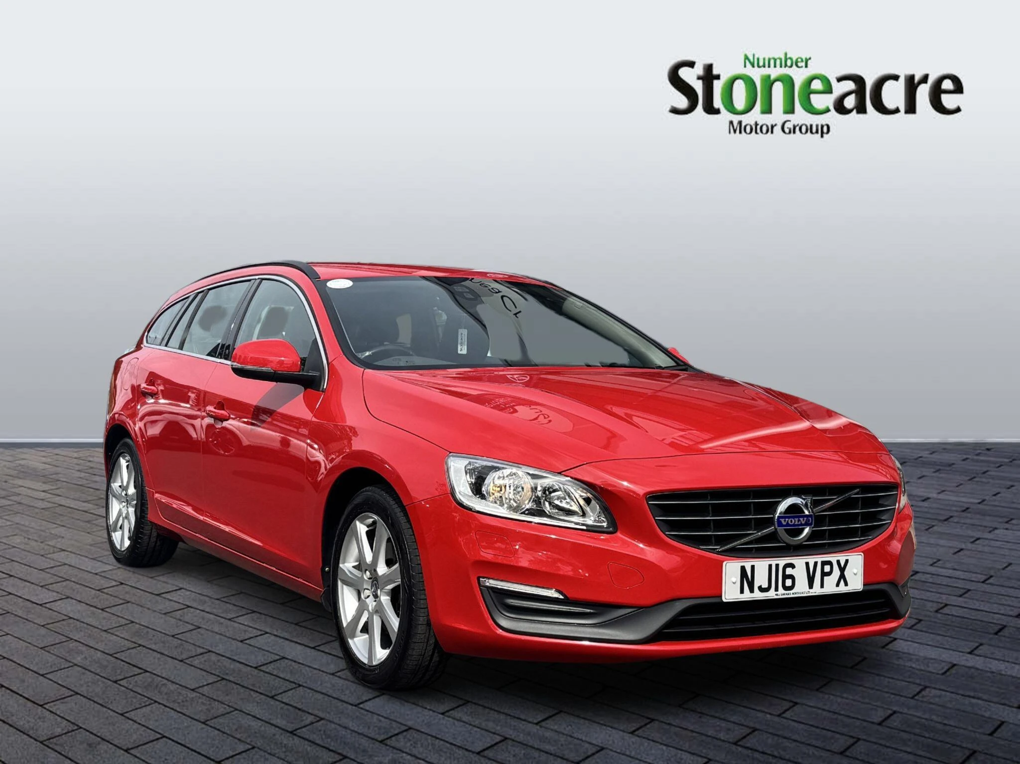 Volvo V60 2.0 D4 SE Nav Auto Euro 6 (s/s) 5dr NJ16VPX Image 1