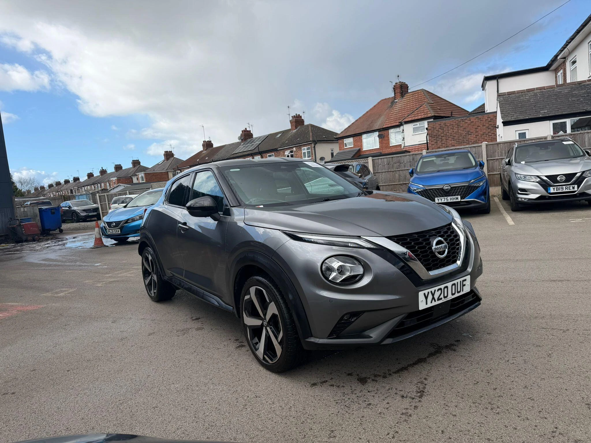 Nissan Juke 1.0 DIG-T Tekna DCT Auto Euro 6 (s/s) 5dr YX20OUF Image 1