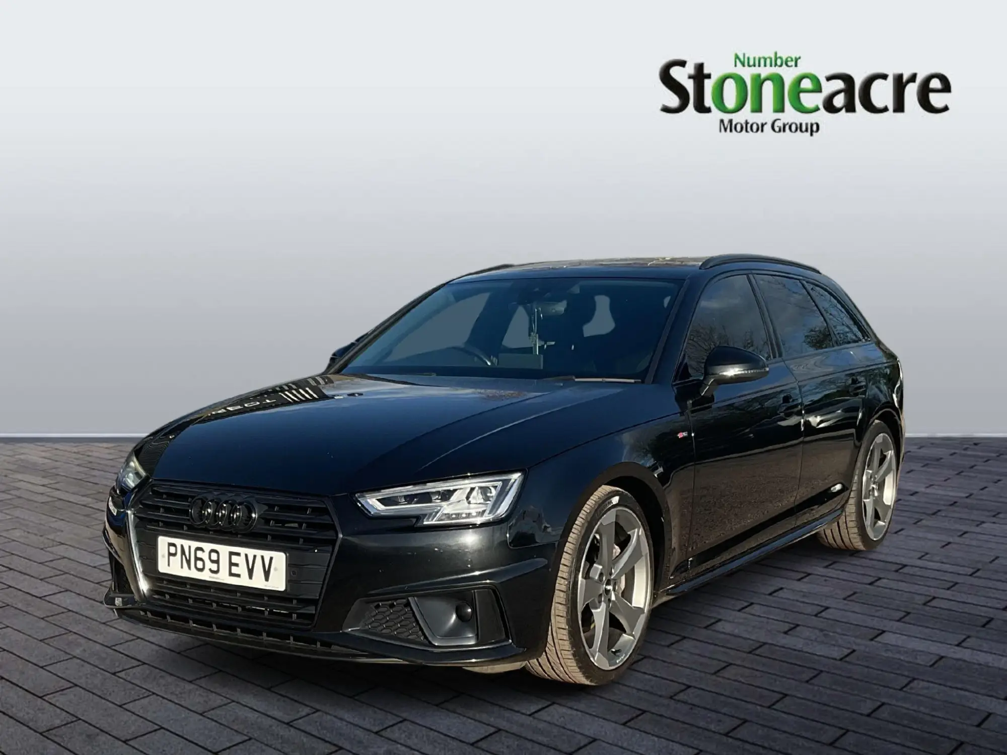 Audi A4 Avant 2.0 TDI 40 Black Edition S Tronic Euro 6 (s/s) 5dr PN69EVV Image 3