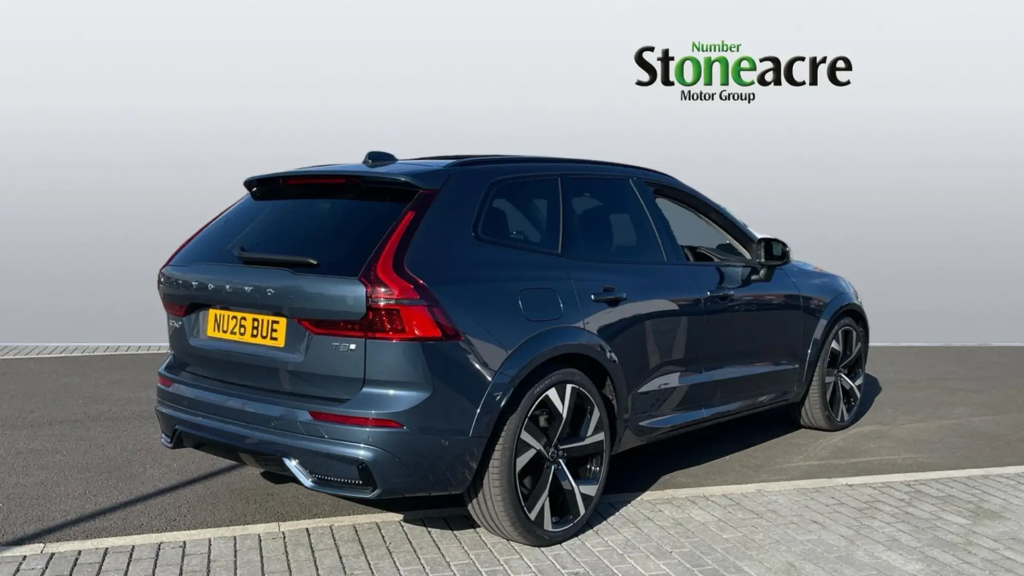 Volvo XC60 2.0 T8 18.8kWh Ultra Dark Auto AWD Euro 6 (s/s) 5dr NU26BUE Image 2