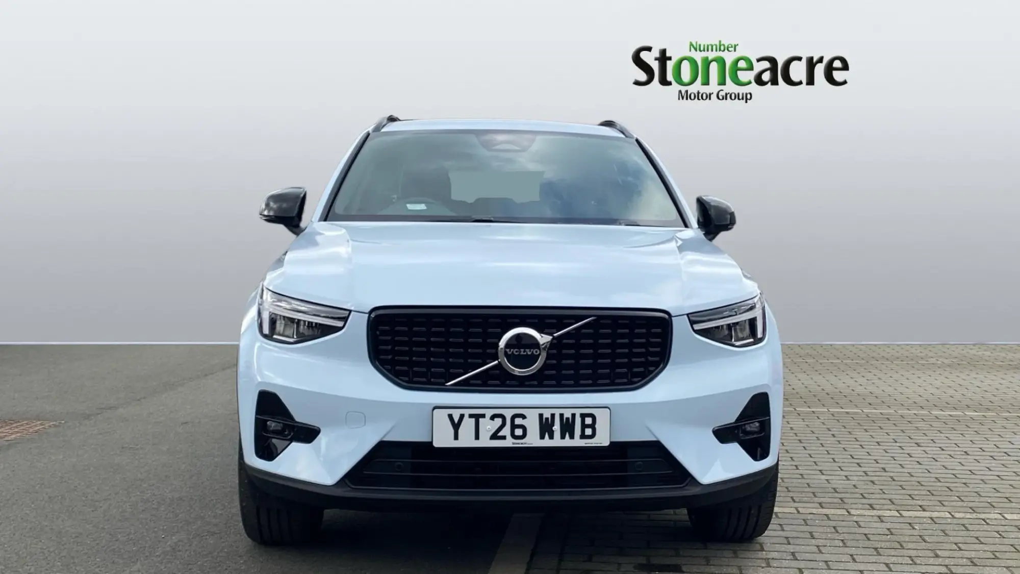 Volvo XC40 2.0 B3P Plus Dark 5dr Auto YT26WWB Image 2