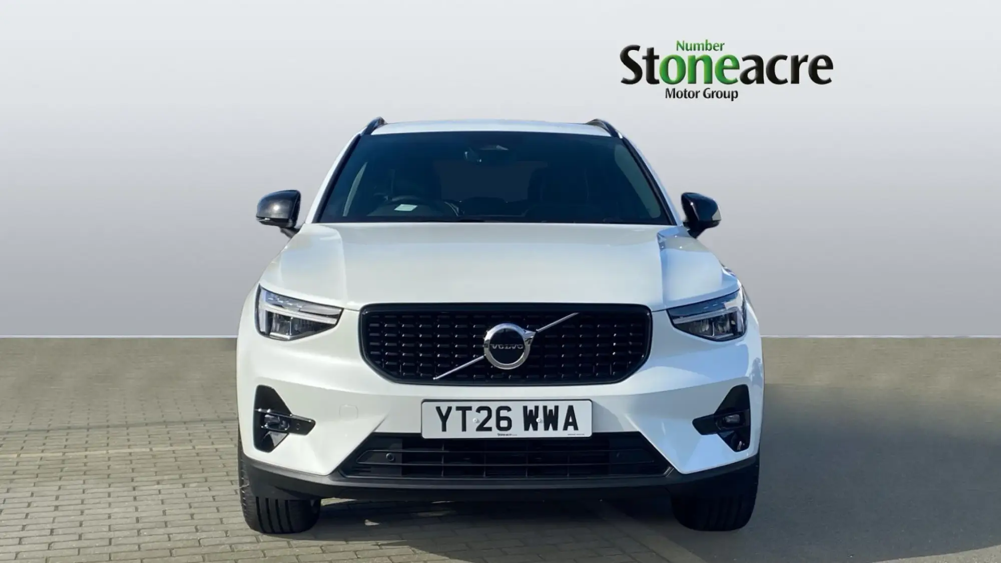 Volvo XC40 2.0 B3P Plus Dark 5dr Auto YT26WWA Image 2