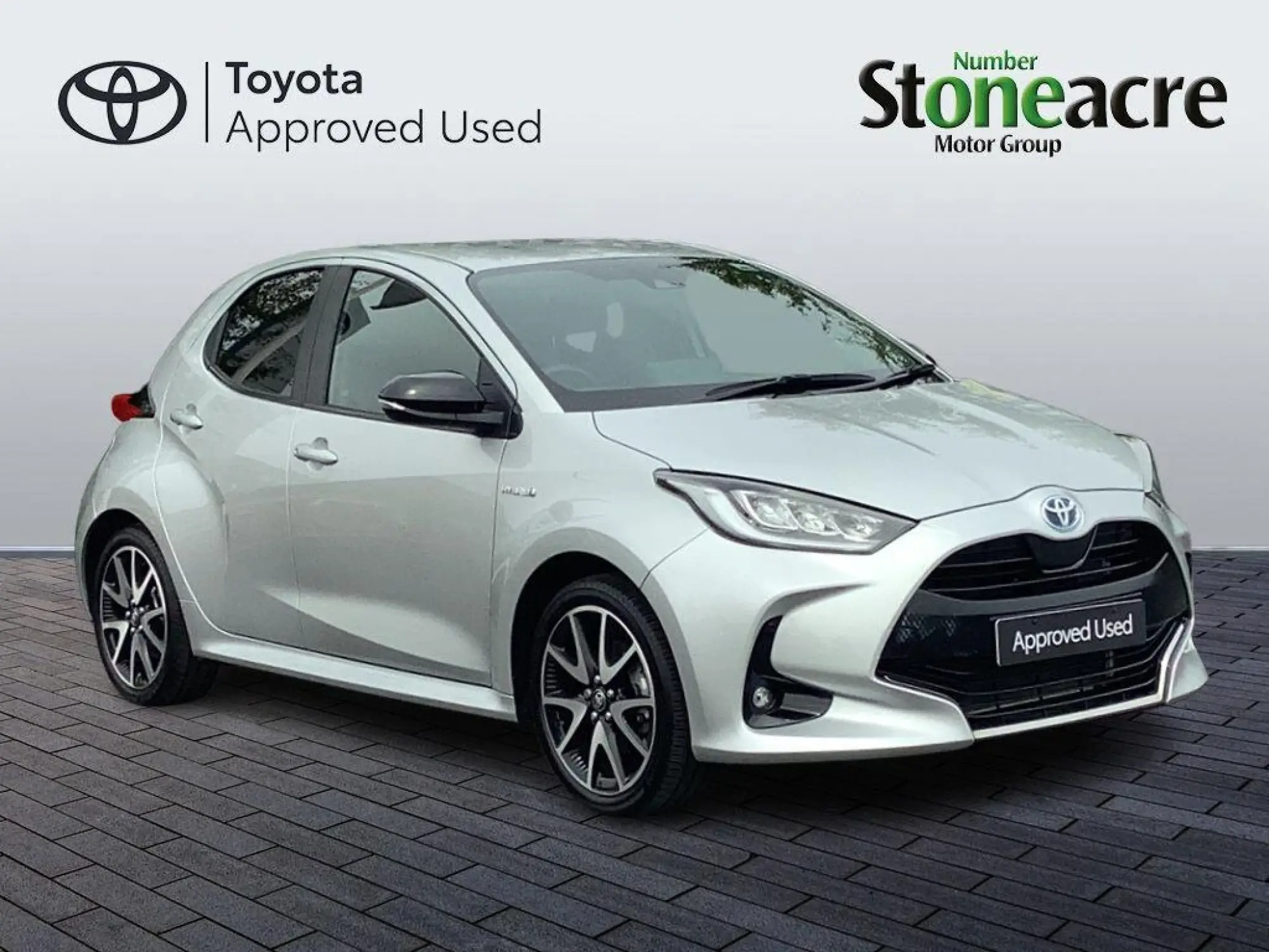 Toyota Yaris 1.5 Hybrid Dynamic 5dr CVT WM21HZV Image 1