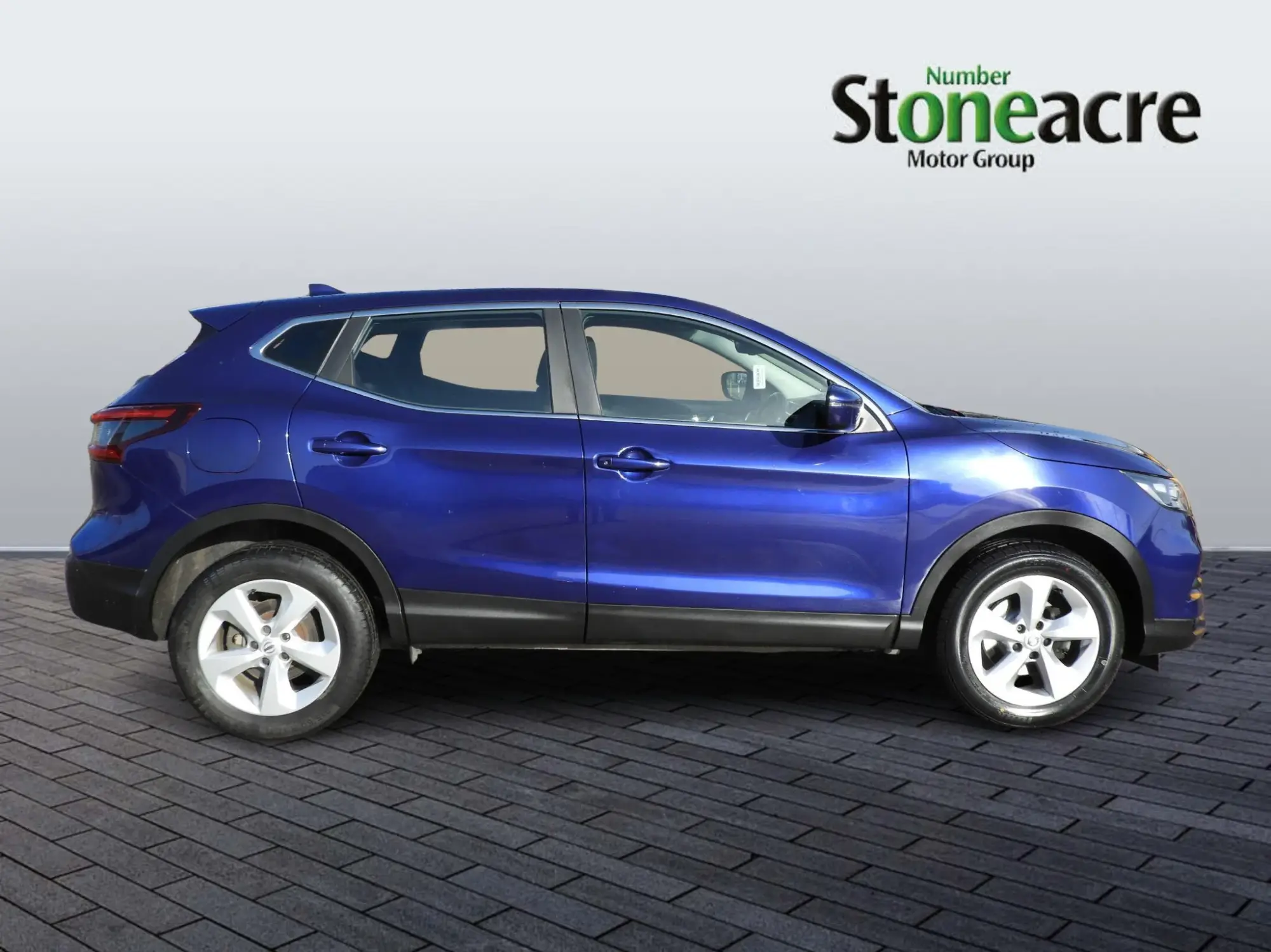 Nissan Qashqai 1.5 dCi Acenta Premium SUV 5dr Diesel Manual Euro 6 (s/s) (115 ps) MT68VUD Image 2