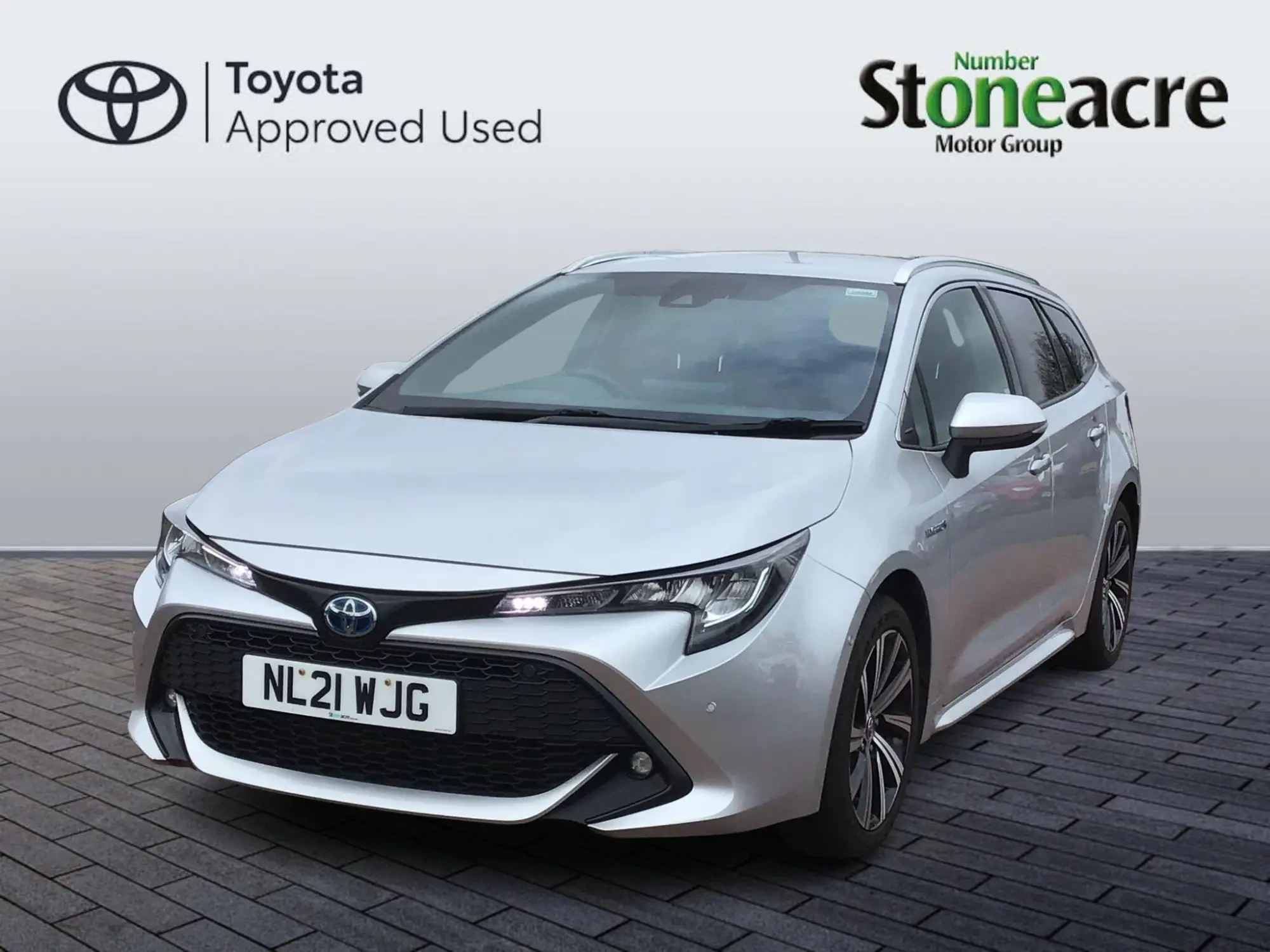 Toyota Corolla Hatchback 1.8 VVT-i Hybrid Design 5dr Auto NL21WJG Image 3